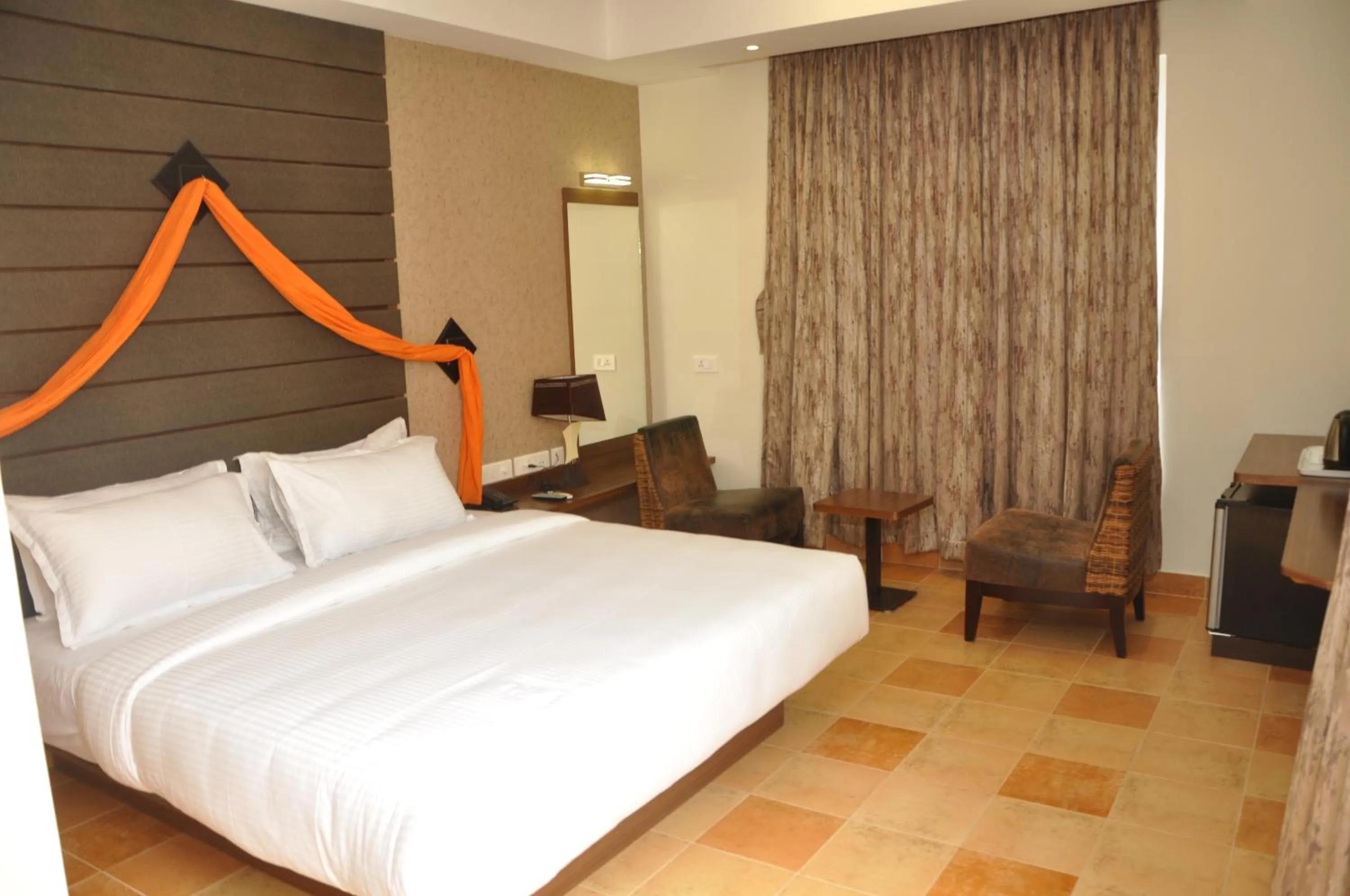 Photo of the whole room, Bed in Hotel Atrium