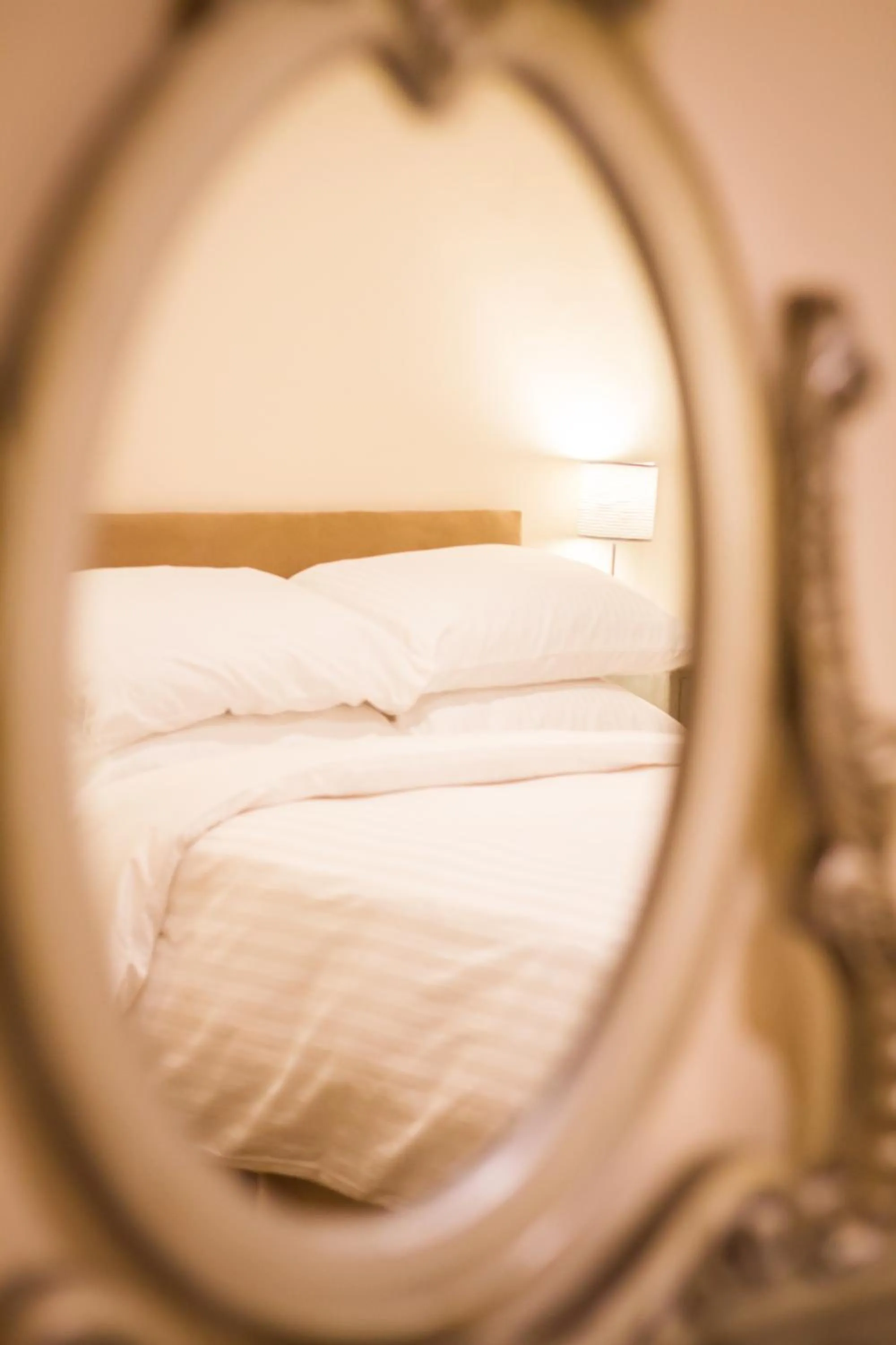 Bed in Fair Oak House Exeter Airport