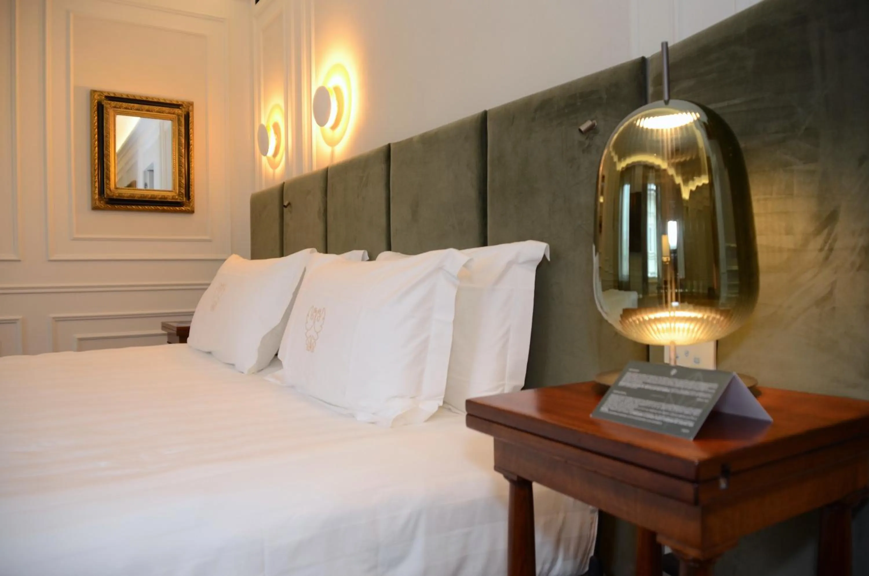 Bed in Grand Hotel Duchi d'Aosta