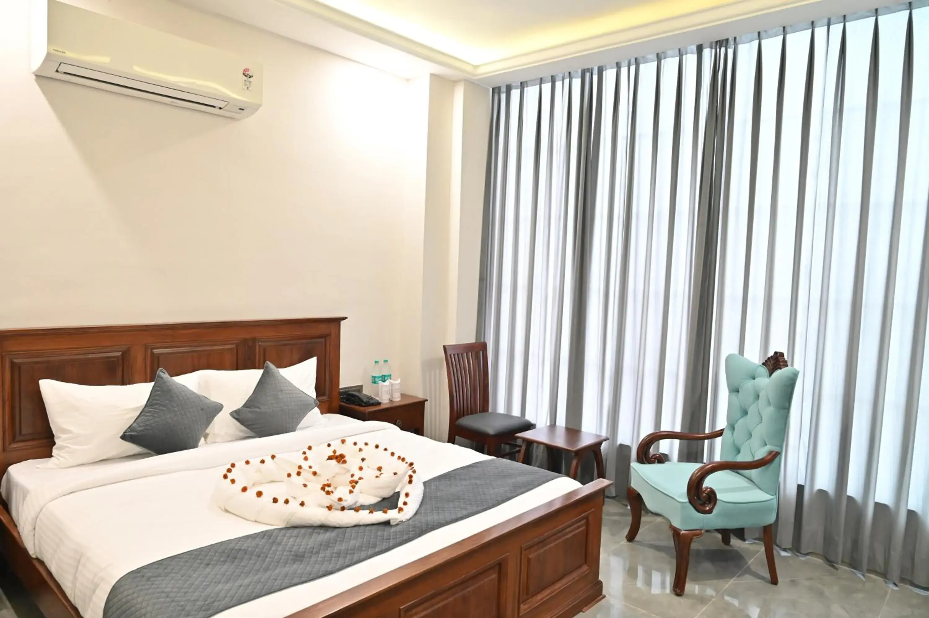 Standard Double Room in Hotel Devaan Standard Double Room in Hotel Devaan