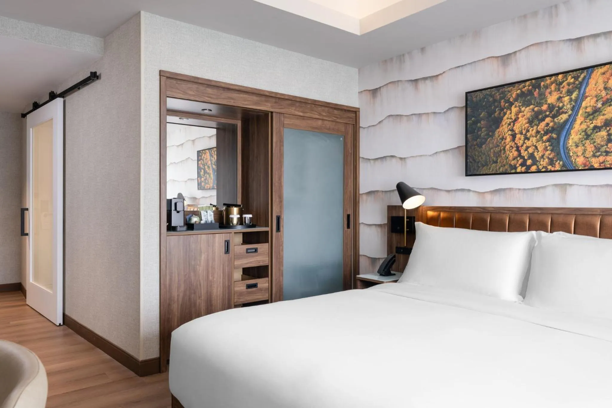 Photo of the whole room, Bed in Hotel Indigo Gatlinburg Downtown by IHG