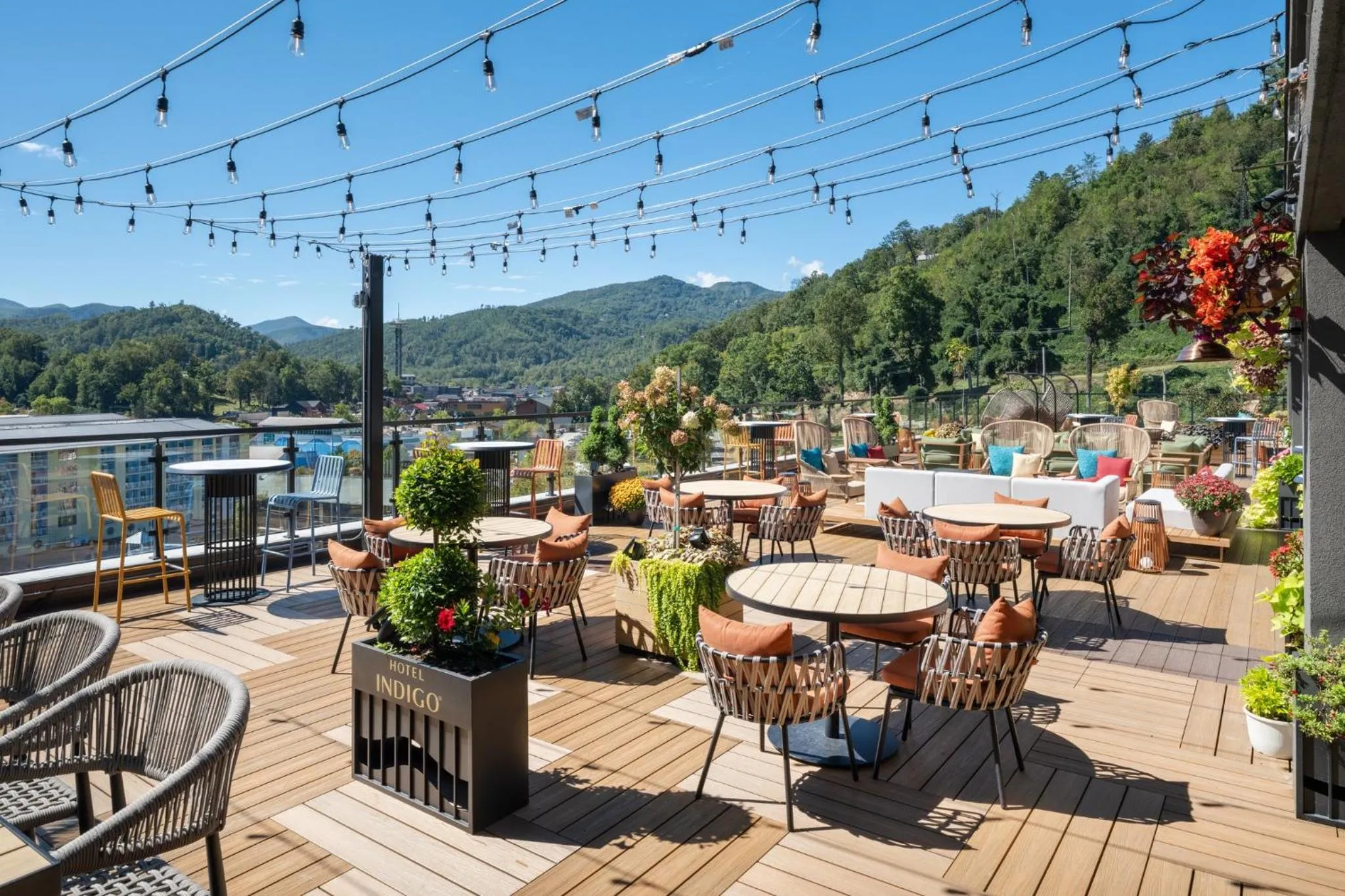 Restaurant/places to eat in Hotel Indigo Gatlinburg Downtown by IHG