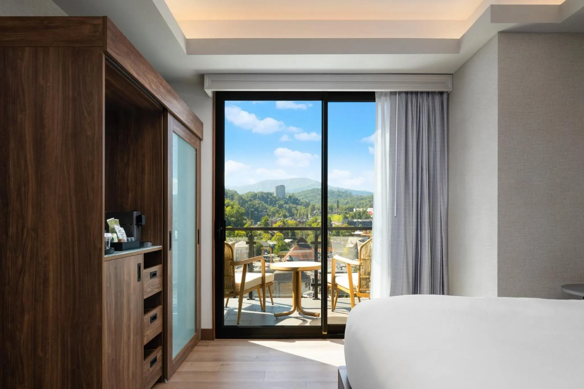 Photo of the whole room, Bed in Hotel Indigo Gatlinburg Downtown by IHG