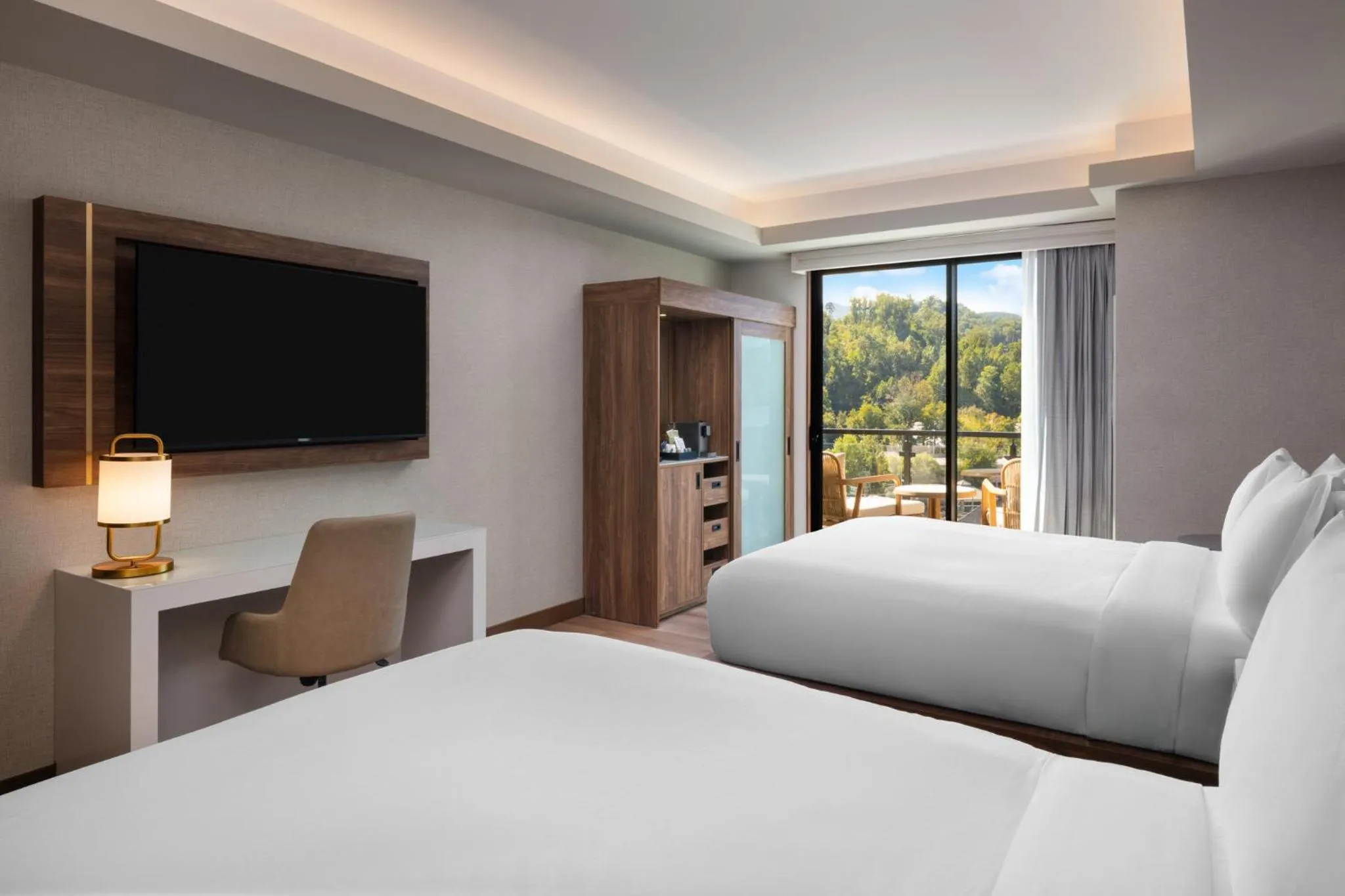 Photo of the whole room, Bed in Hotel Indigo Gatlinburg Downtown by IHG