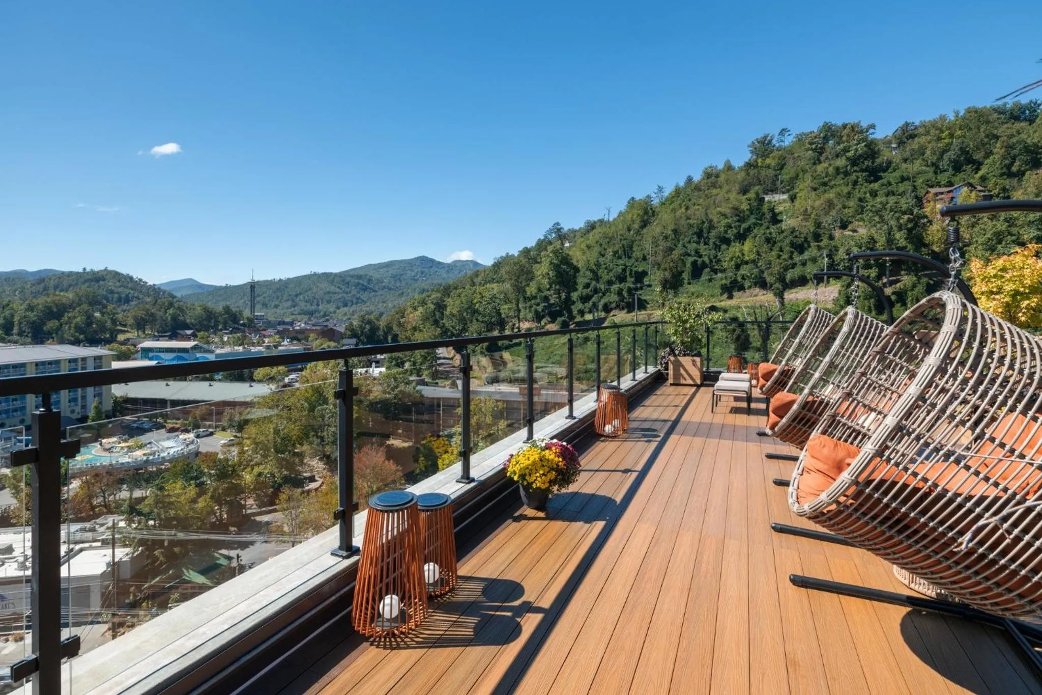 Lobby or reception in Hotel Indigo Gatlinburg Downtown by IHG