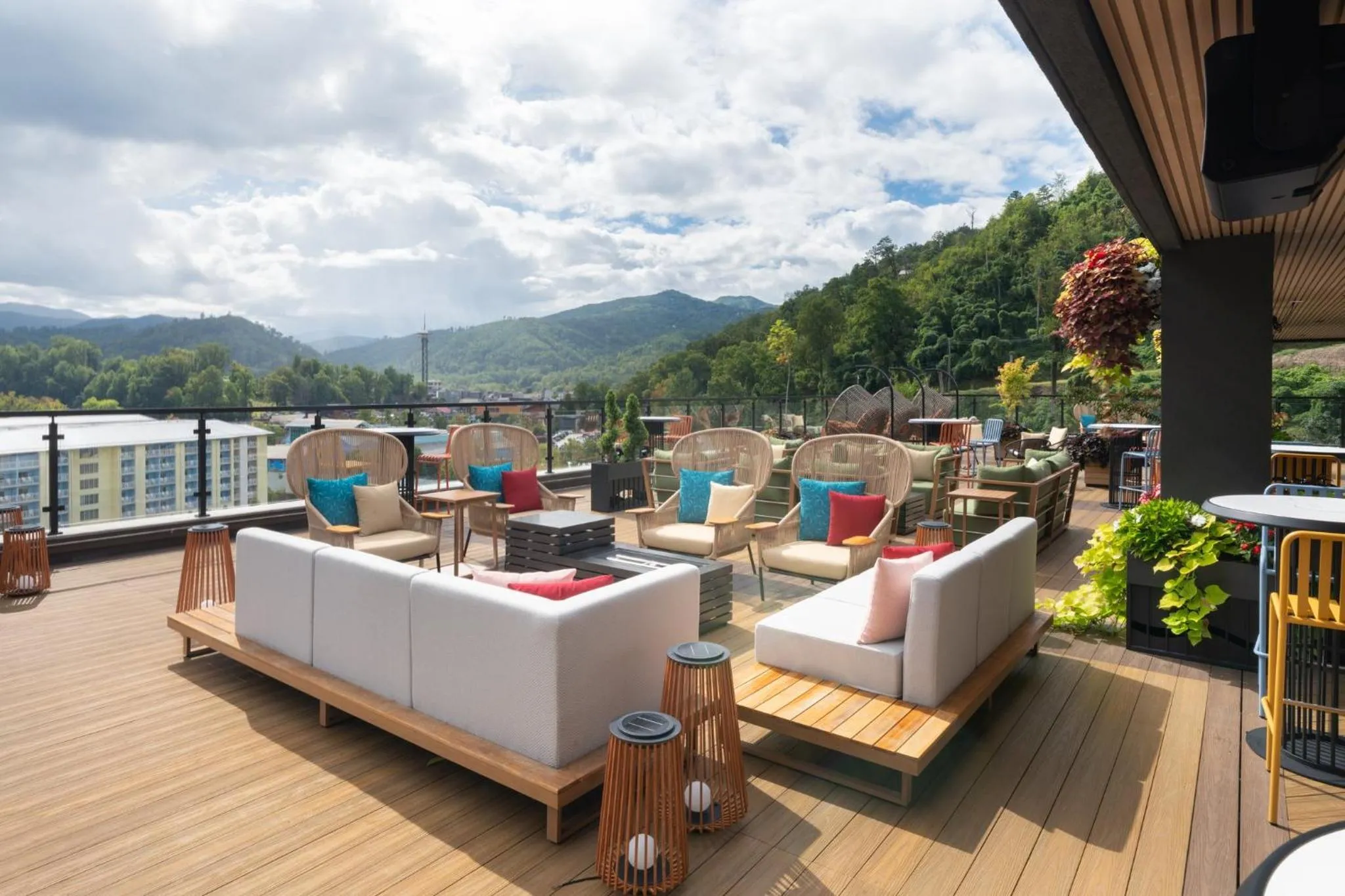 Lobby or reception in Hotel Indigo Gatlinburg Downtown by IHG