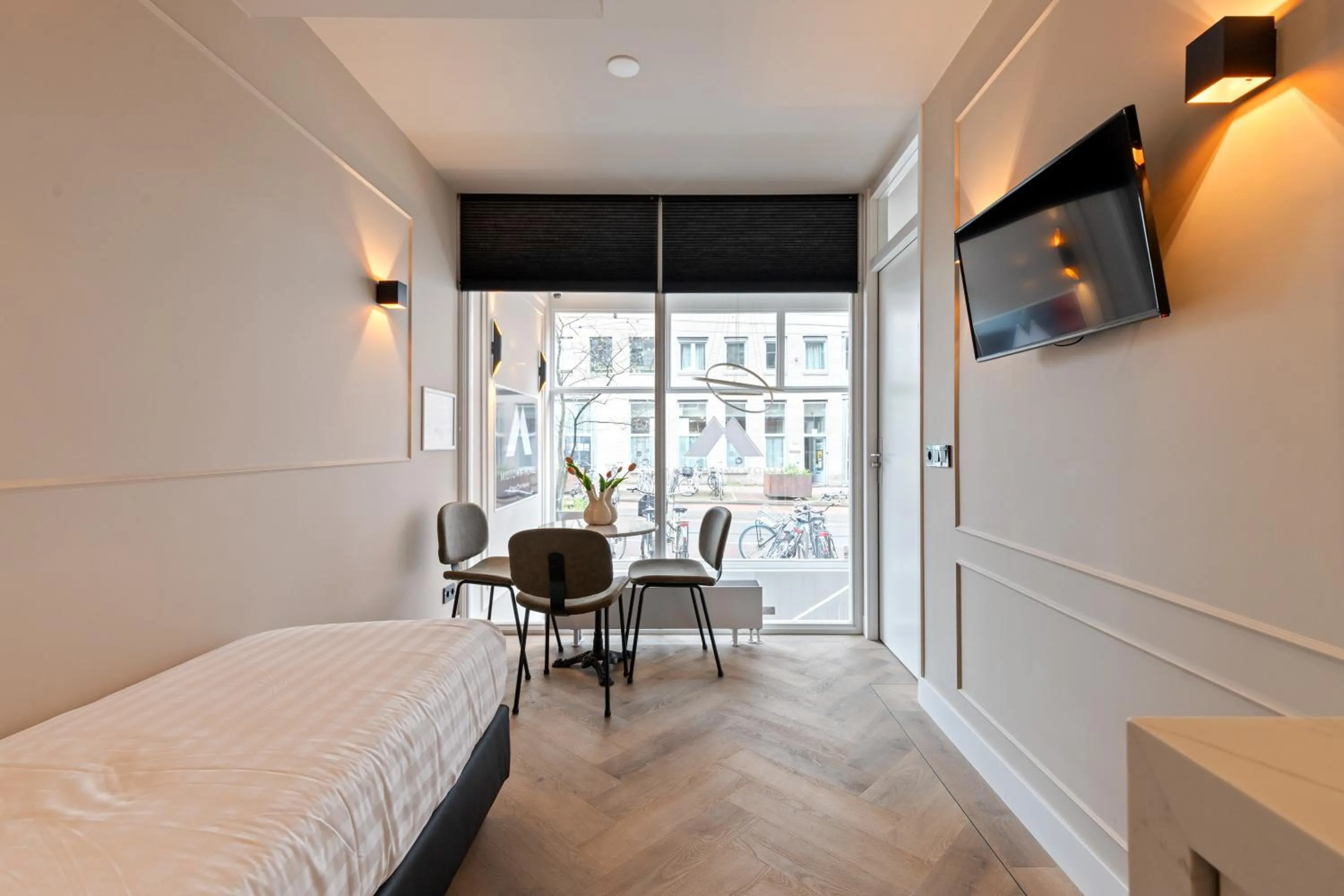 Bed in Midtown Hotel Studio Extra