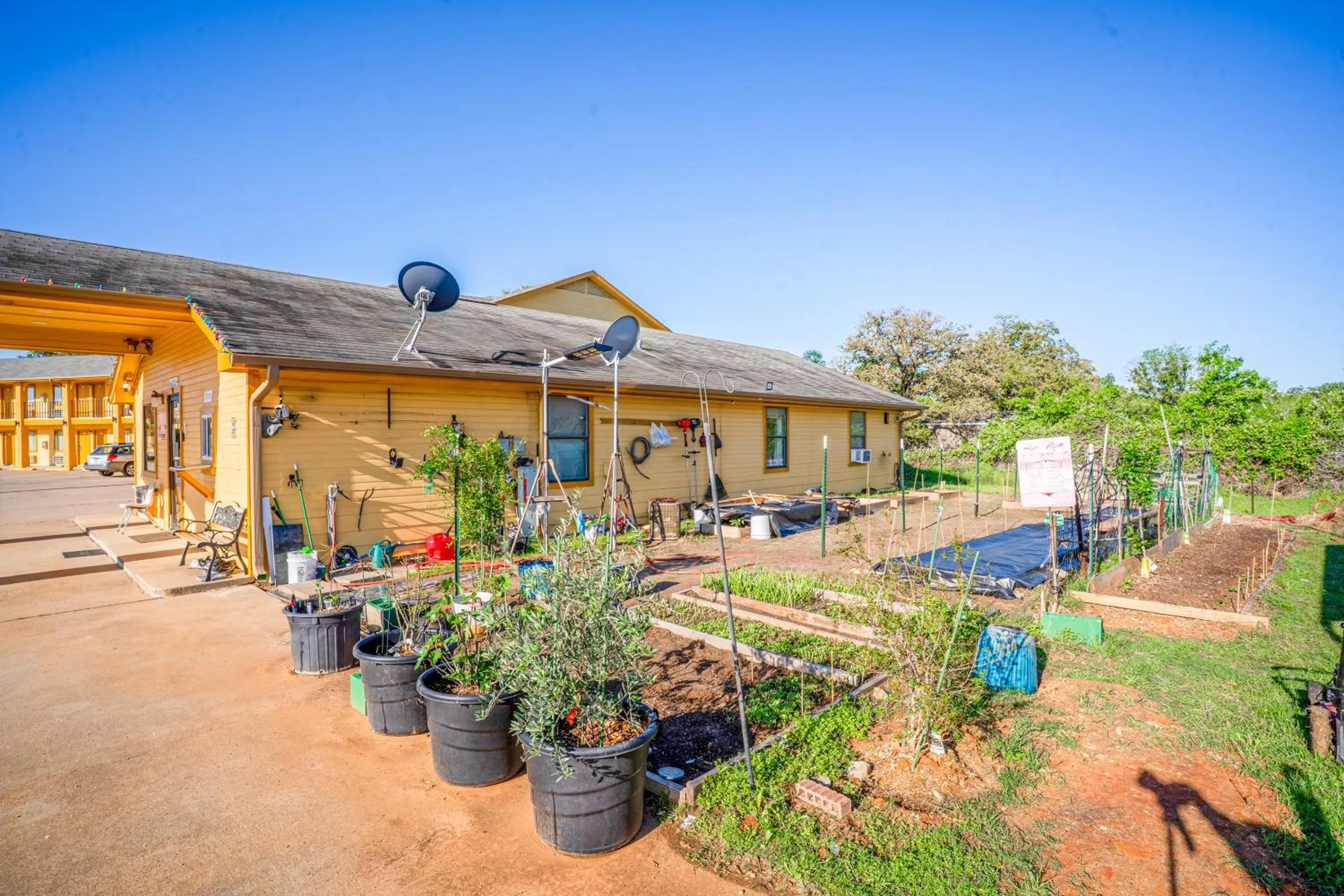 Facade/entrance in Regency Inn By OYO Rockdale TX