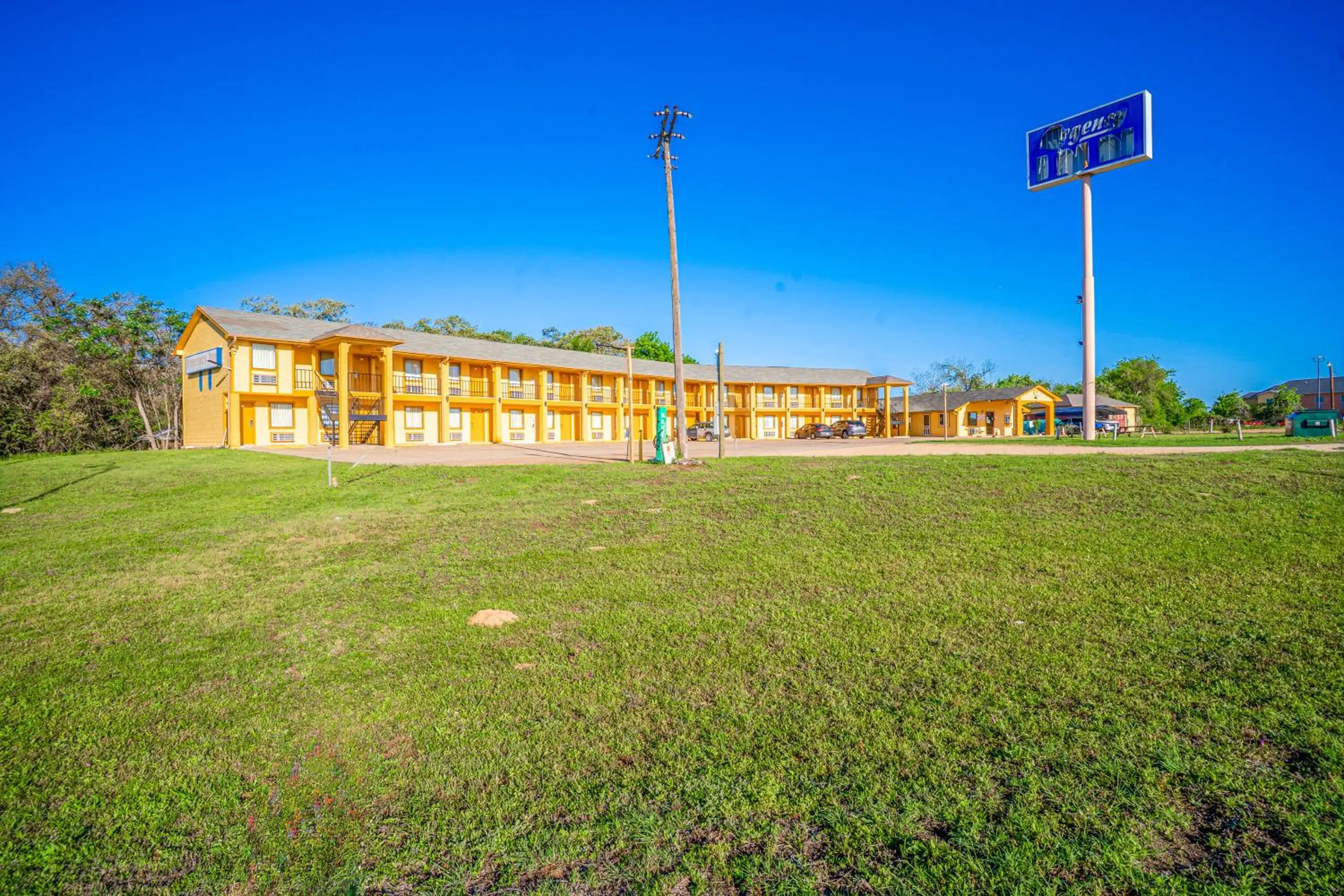 Street view in Regency Inn By OYO Rockdale TX