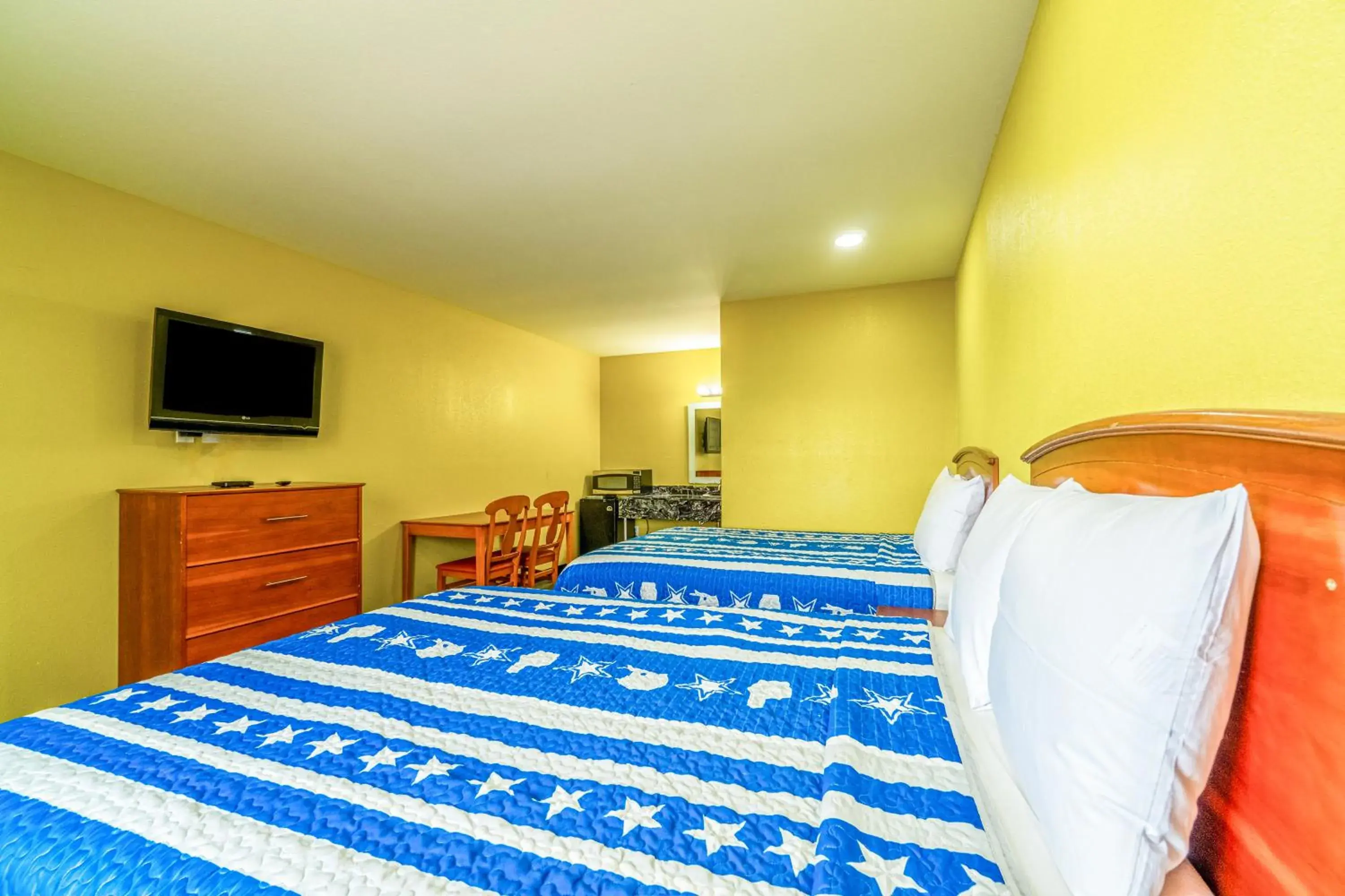 2 Queen Beds Non-Smoking in Regency Inn By OYO Rockdale TX 2 Queen Beds Non-Smoking in Regency Inn By OYO Rockdale TX