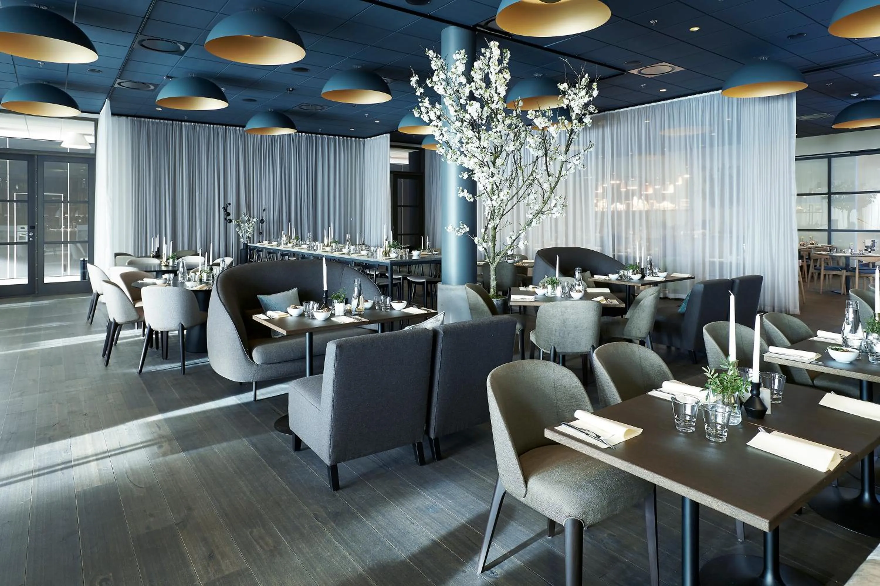 Restaurant/places to eat in Quality Hotel View