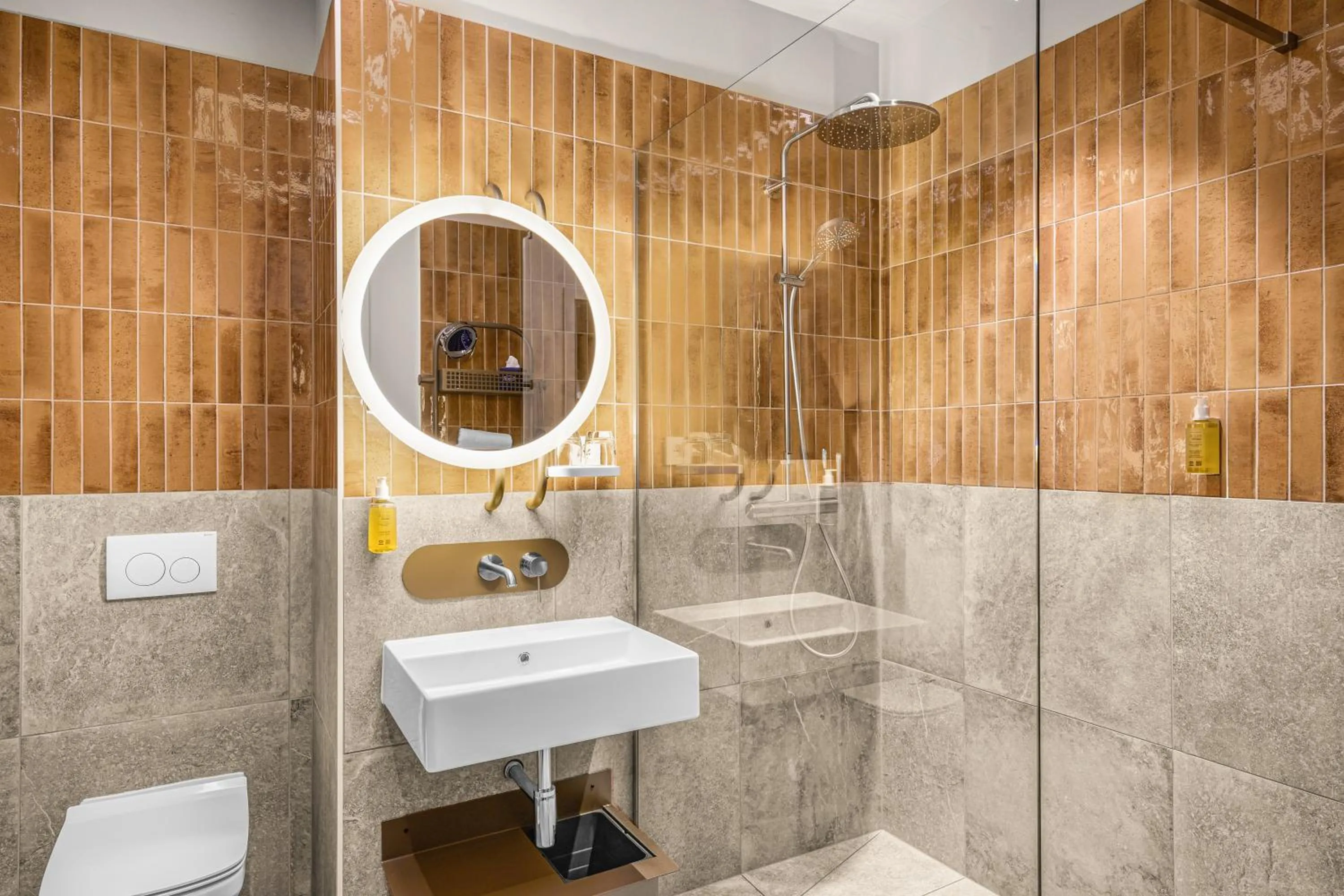 Bathroom in You Hotel Budapest - Handwritten Collection