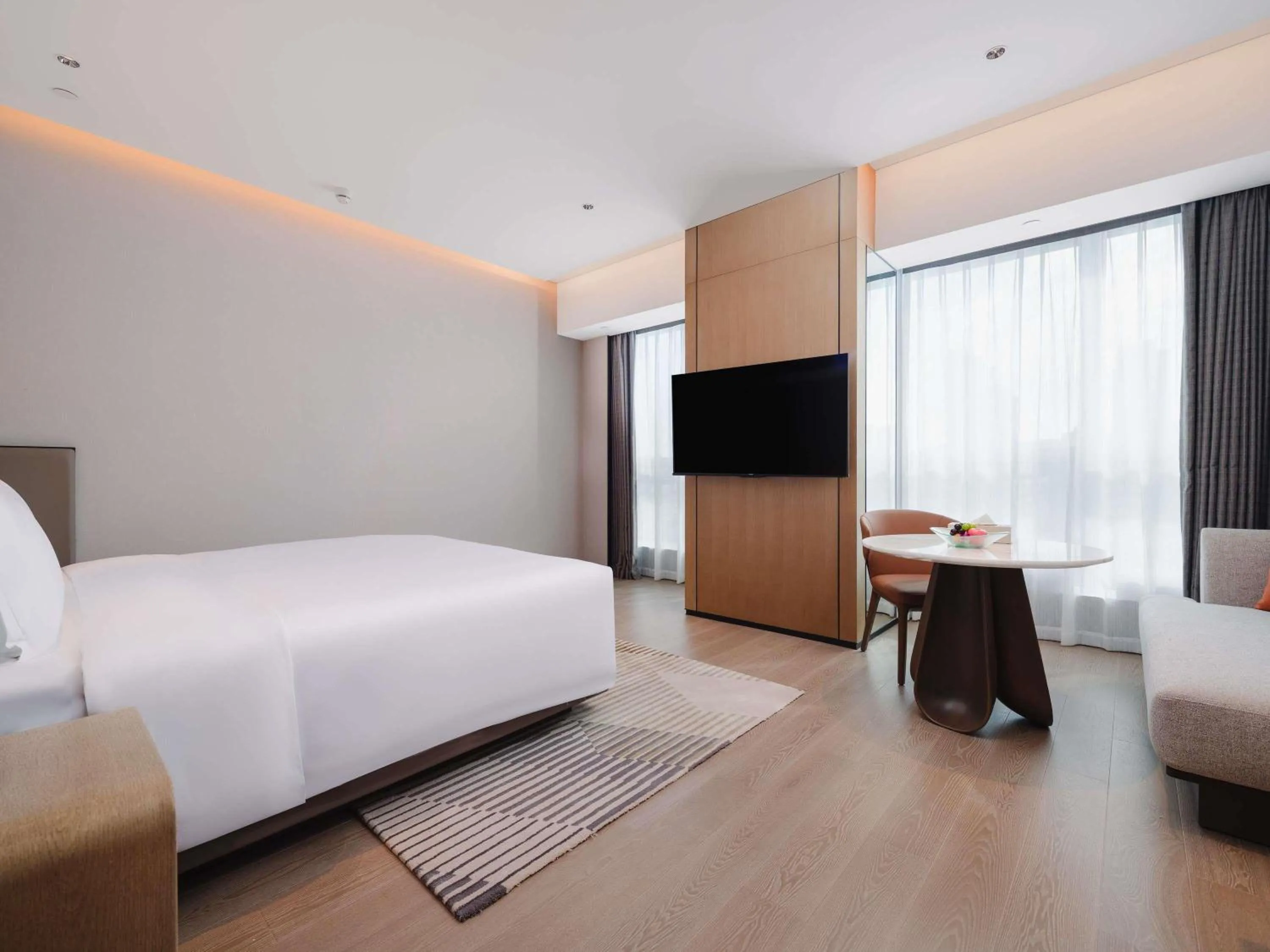 Bedroom, Bed in Novotel Xiamen Downtown