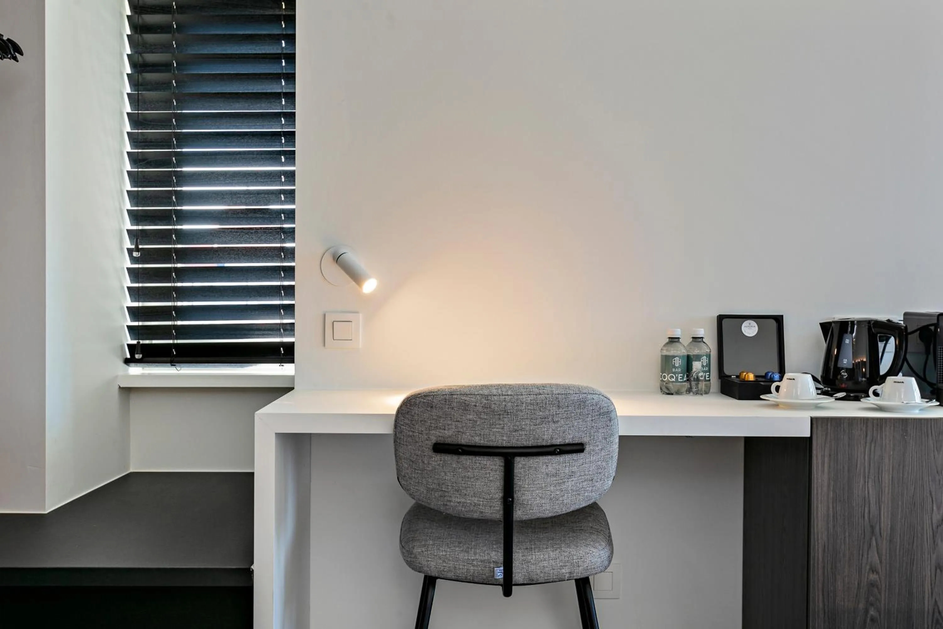 Coffee/tea facilities in Hotel Astoria