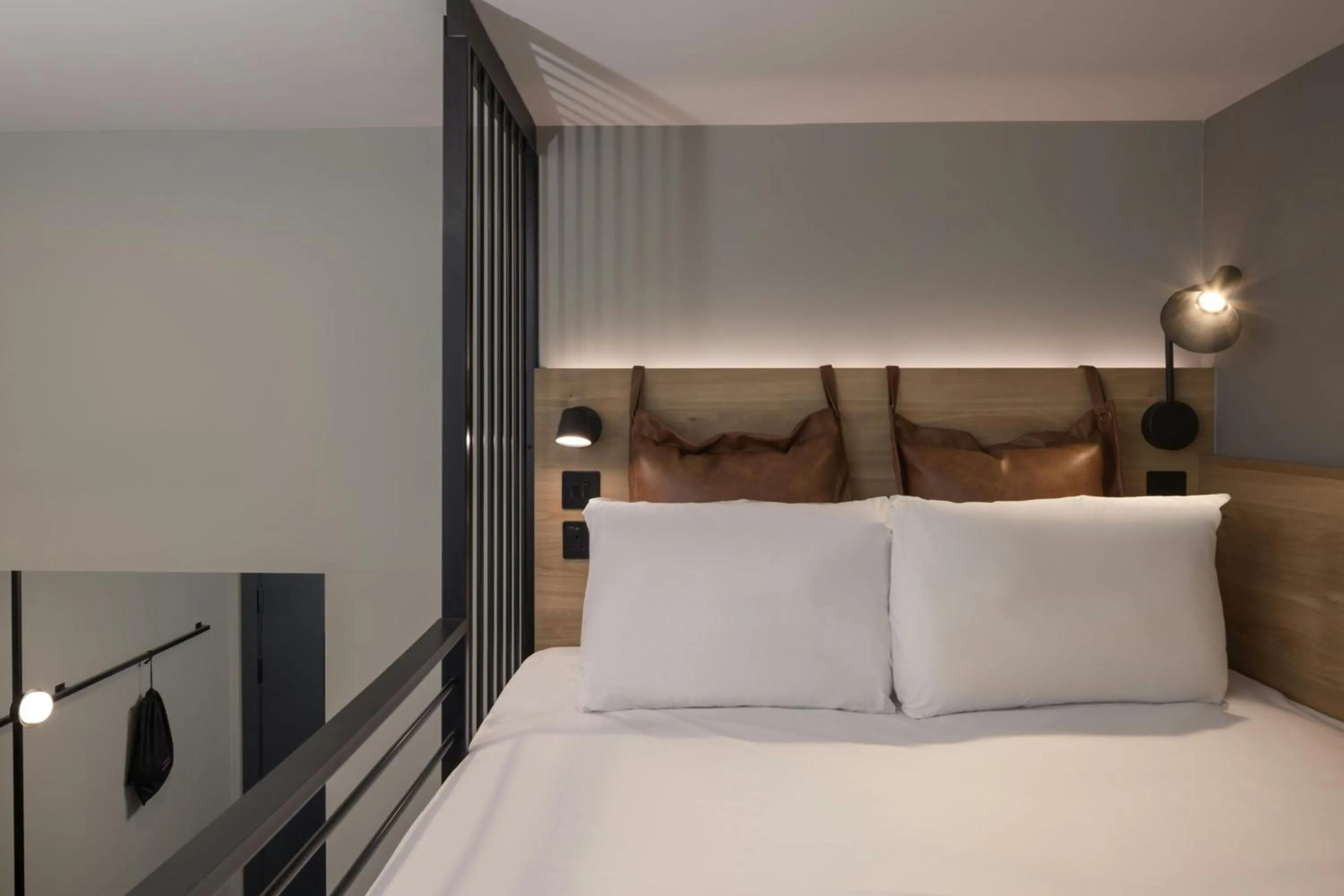 Photo of the whole room, Bed in Moxy London Piccadilly Circus