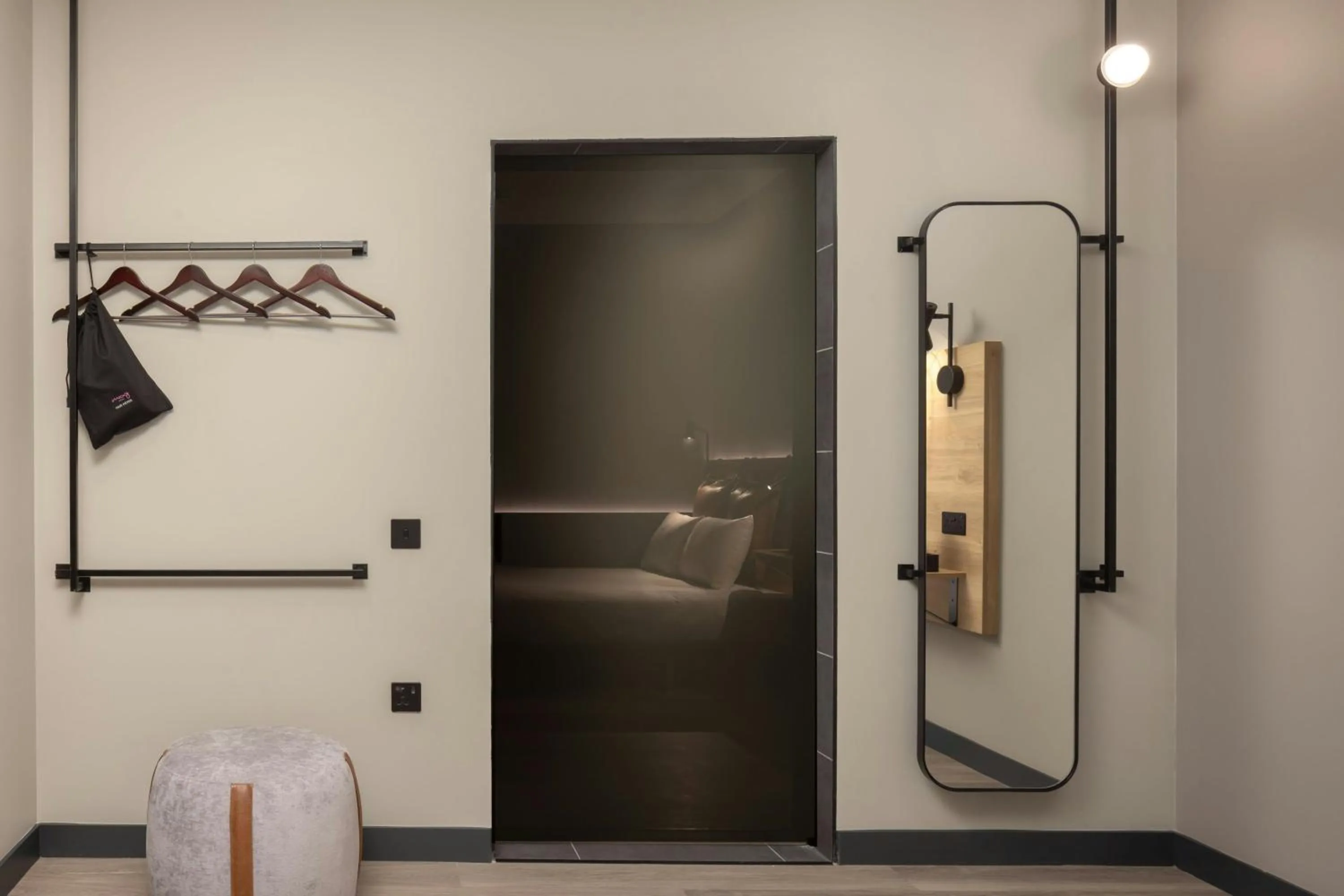 Photo of the whole room in Moxy London Piccadilly Circus