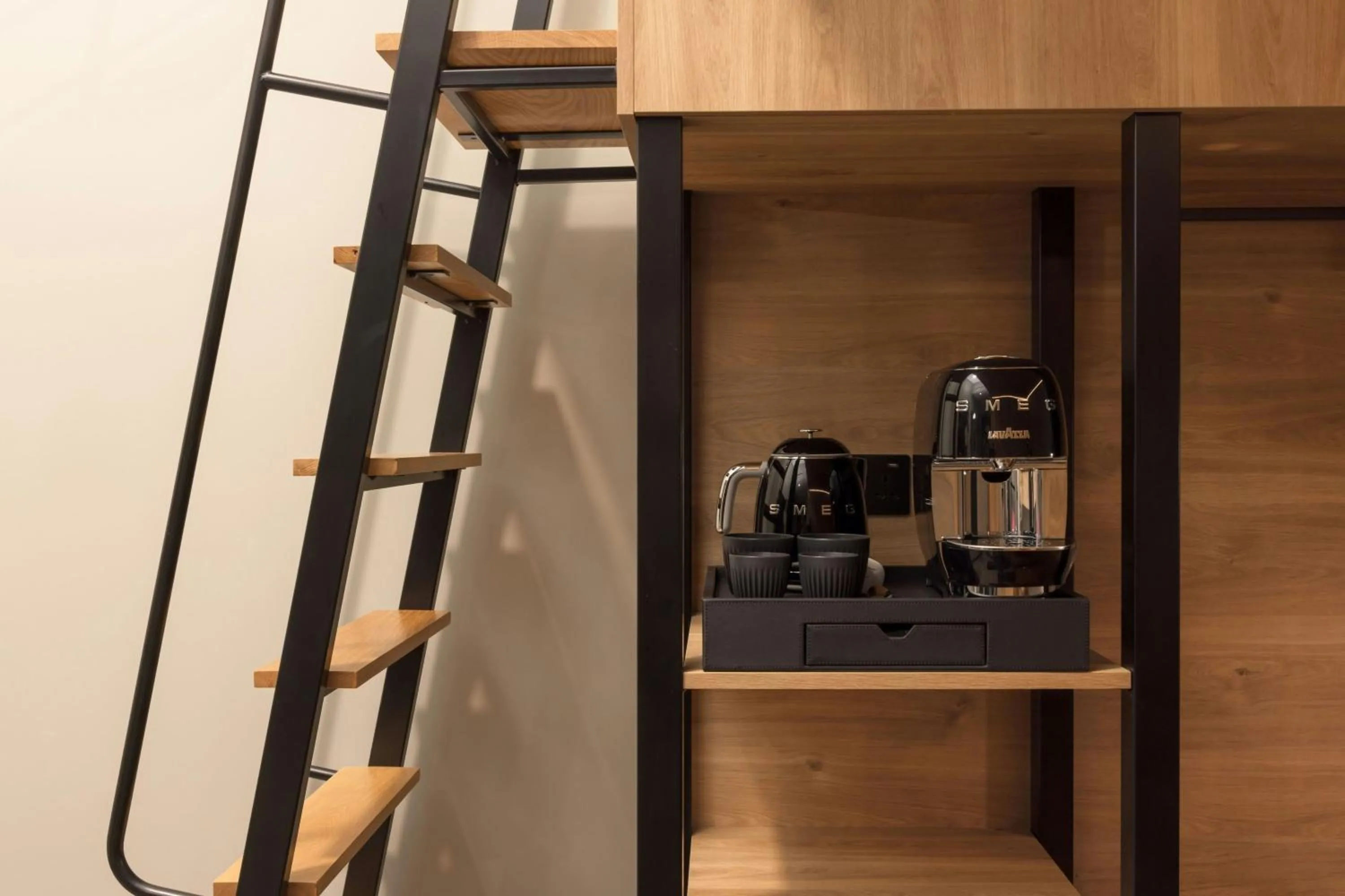 Photo of the whole room in Moxy London Piccadilly Circus