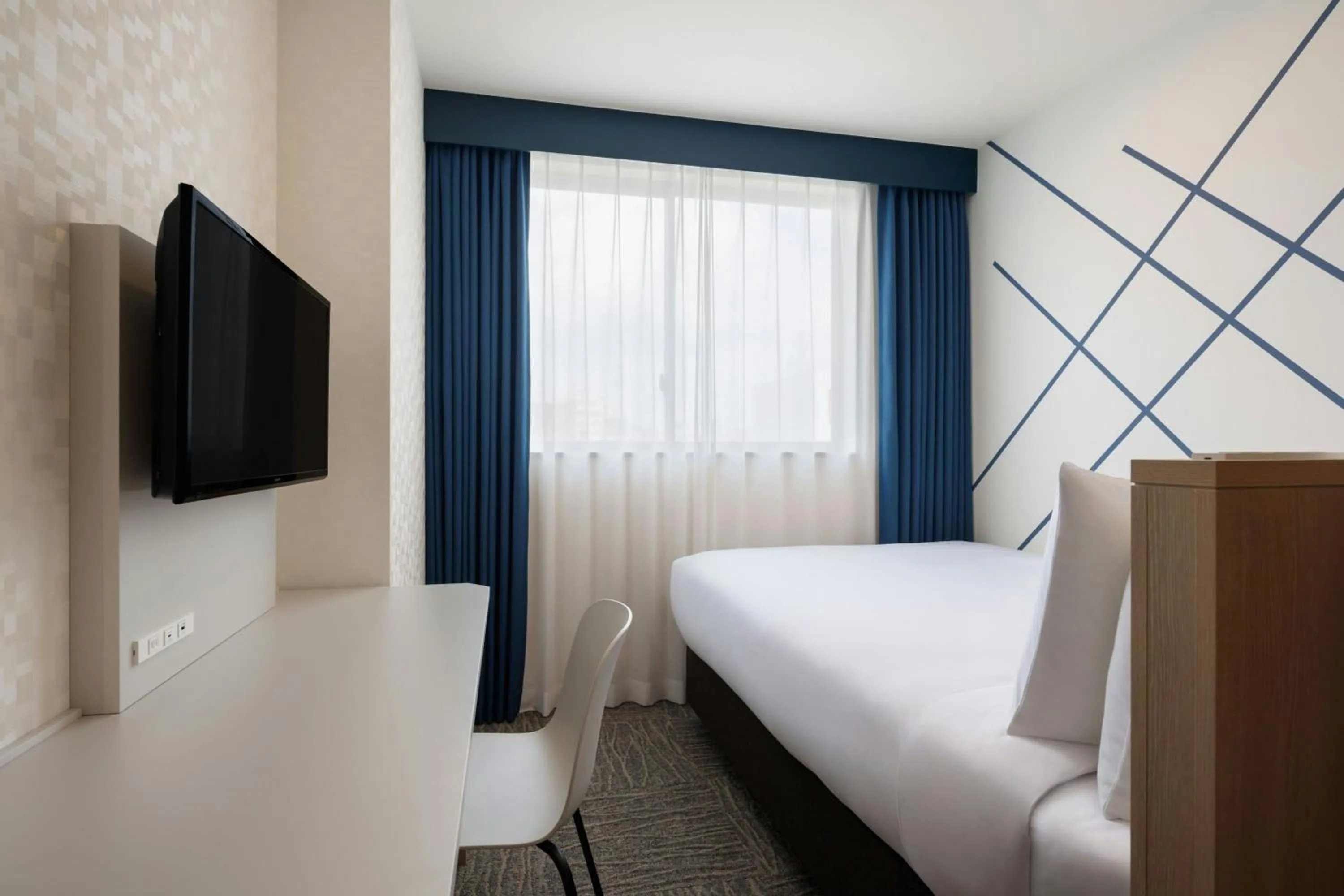 Photo of the whole room, Bed in Four Points Flex by Sheraton Tokyo Higashi Kanda