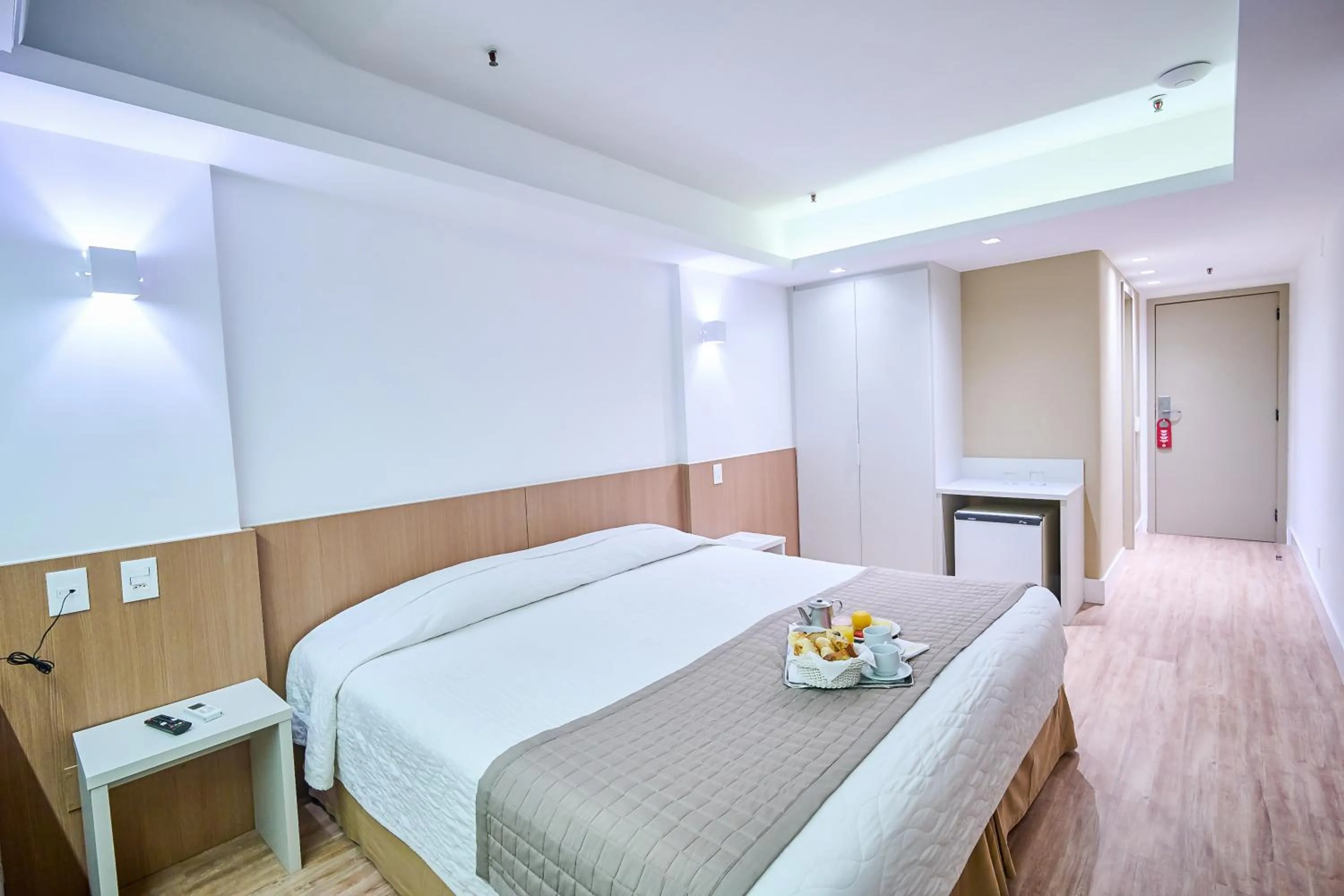 Bedroom, Bed in South American Copacabana Hotel