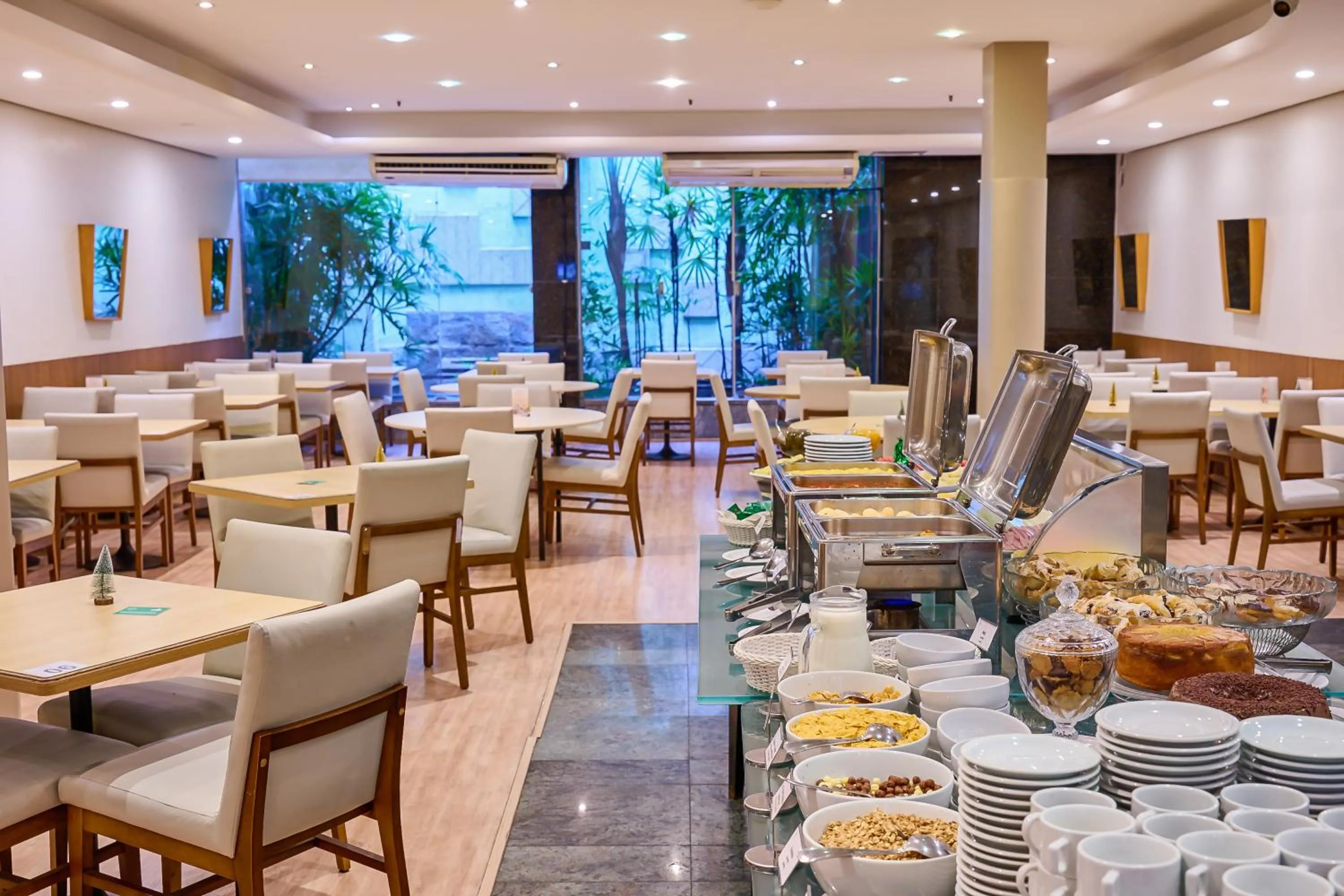 hair dresser in South American Copacabana Hotel