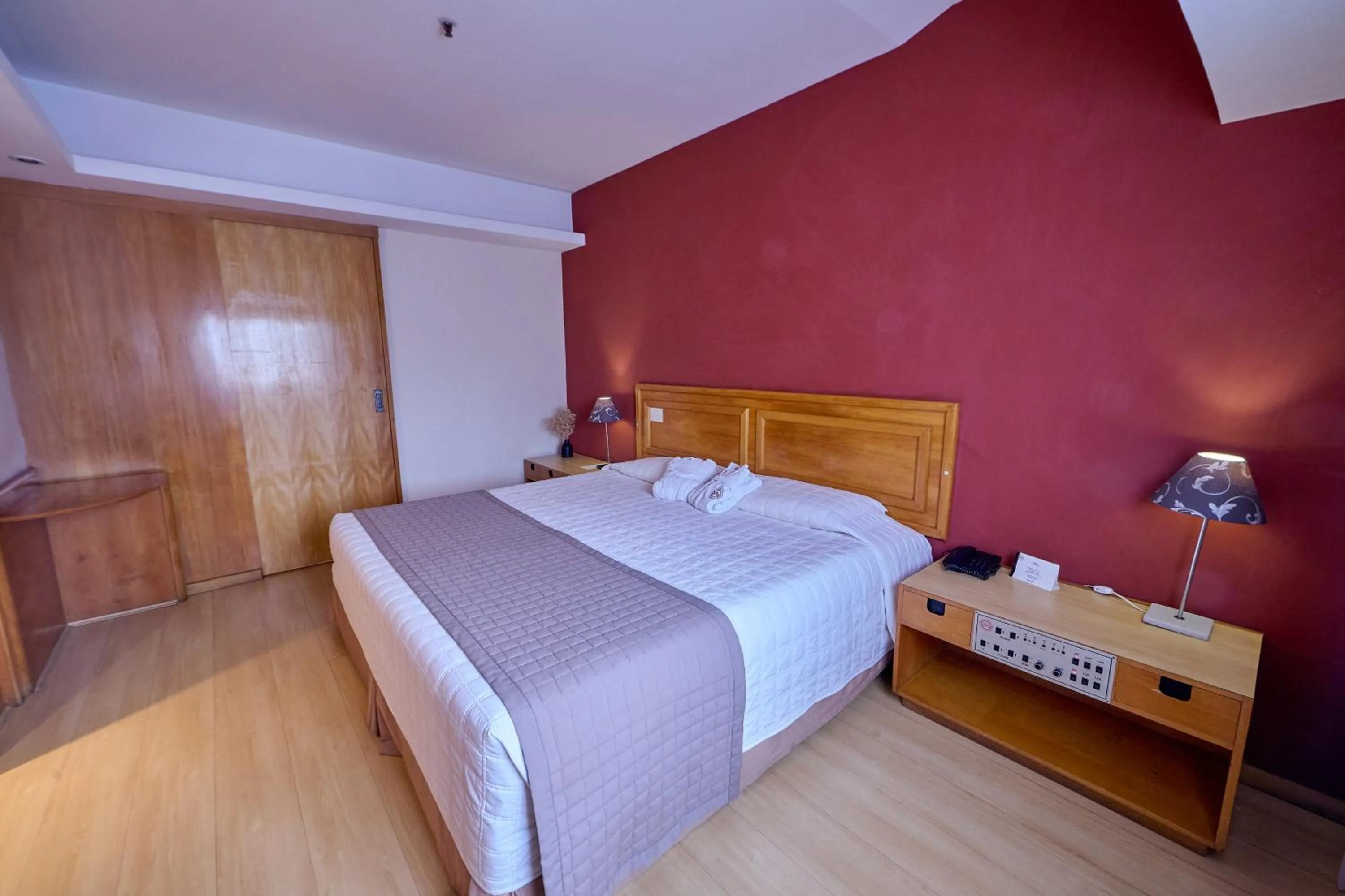 Bedroom, Bed in South American Copacabana Hotel