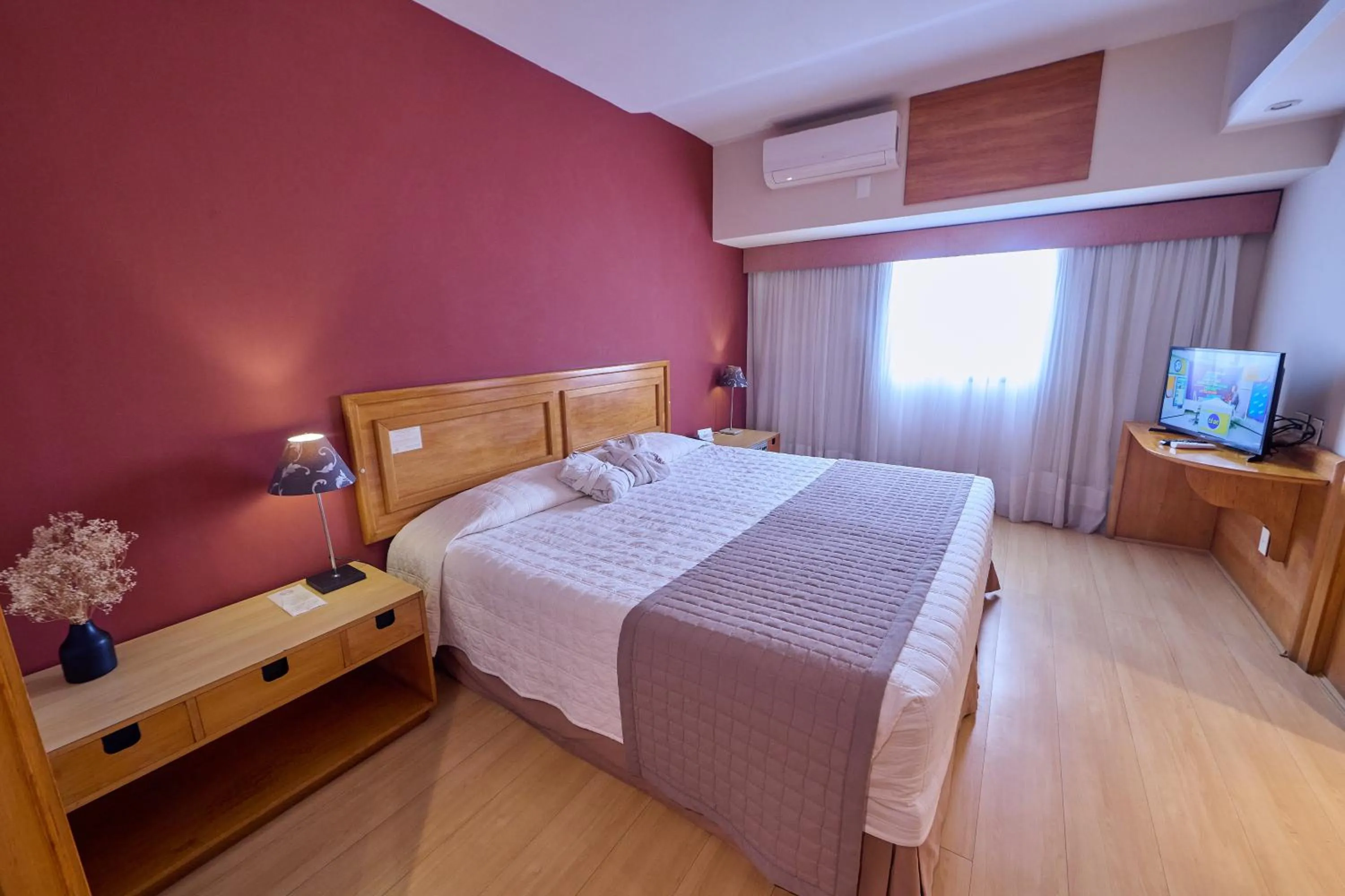 Bedroom, Bed in South American Copacabana Hotel