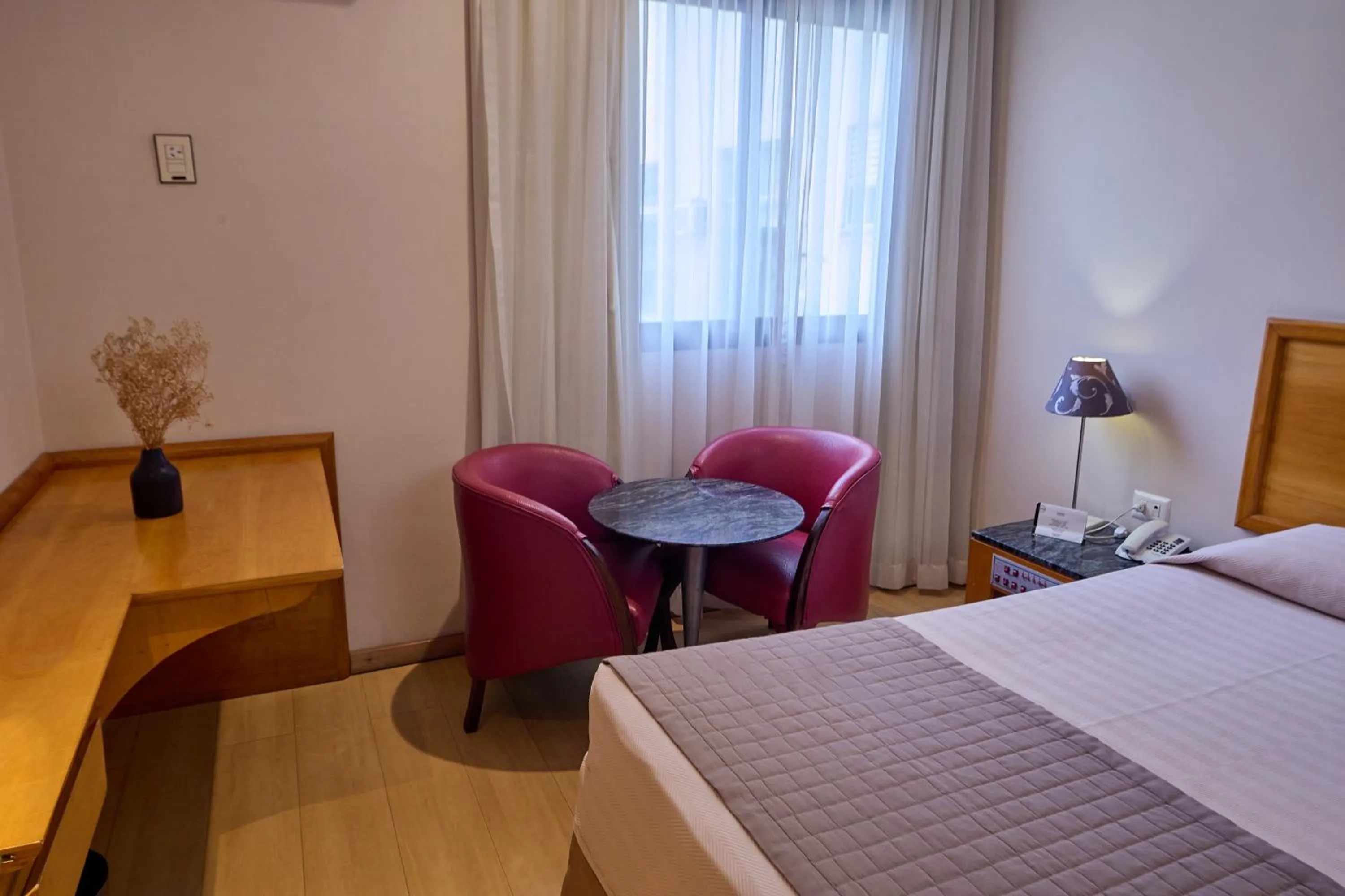 Bedroom, Bed in South American Copacabana Hotel