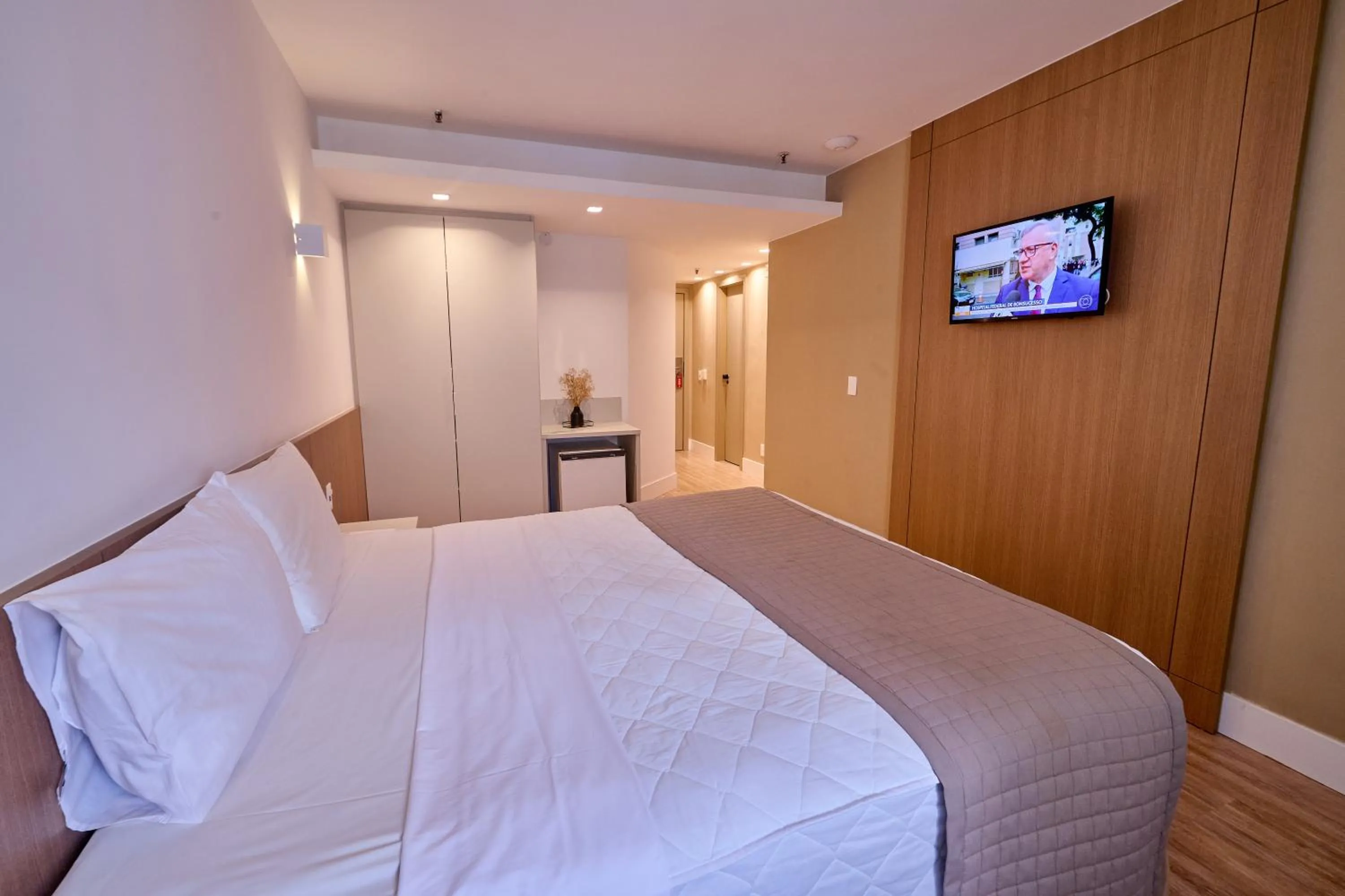 Bedroom, Bed in South American Copacabana Hotel