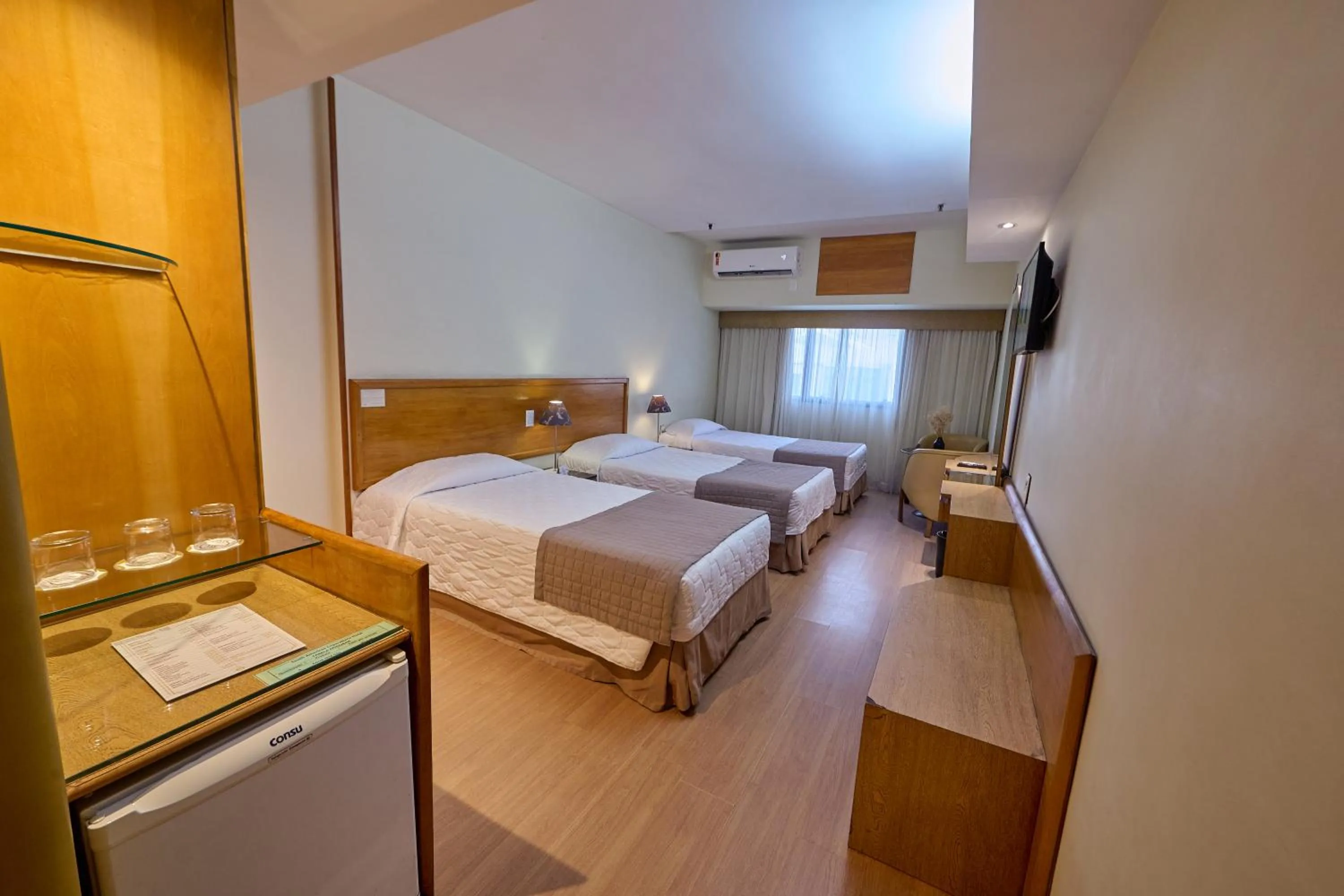 Bedroom, Bed in South American Copacabana Hotel