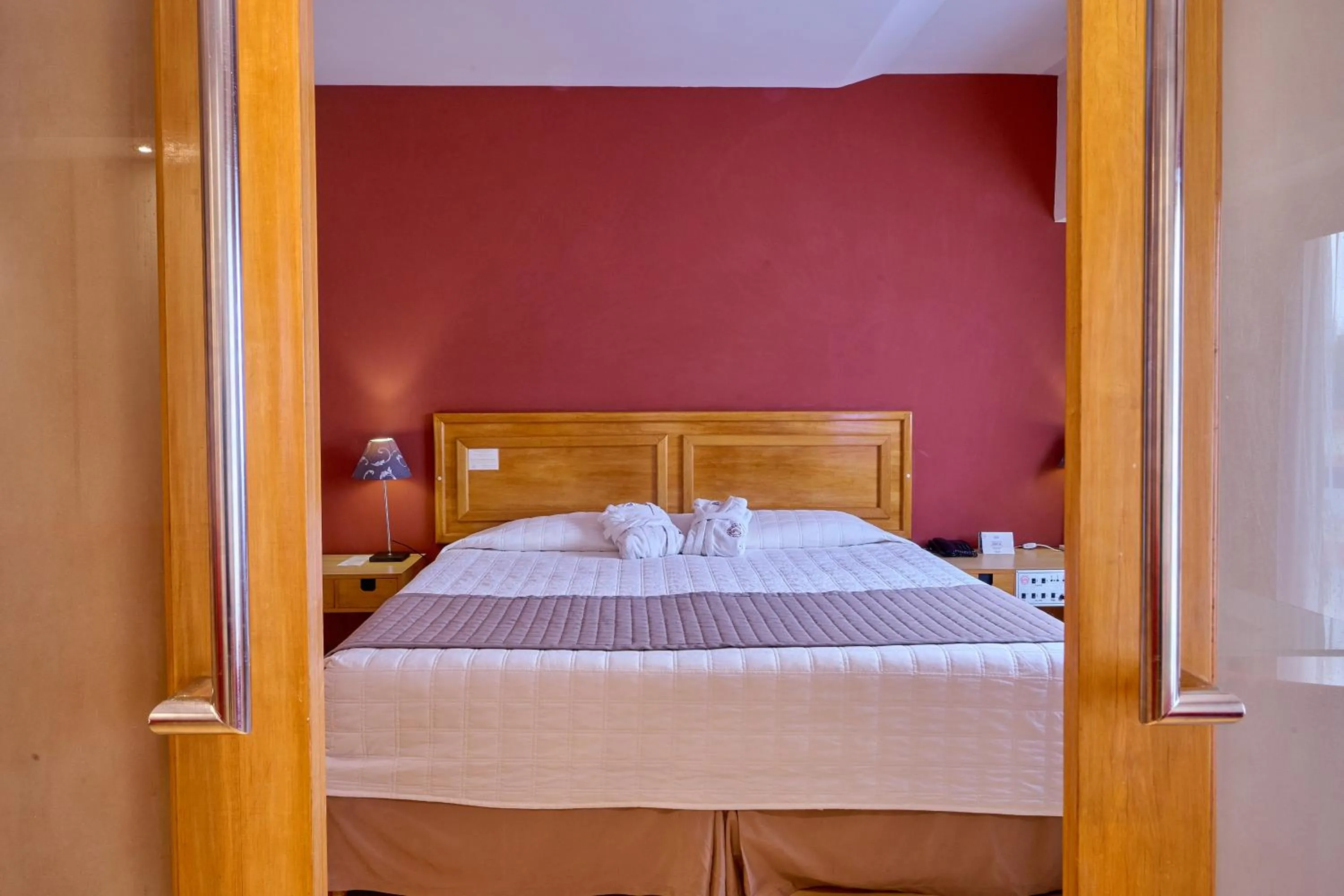 Bedroom, Bed in South American Copacabana Hotel