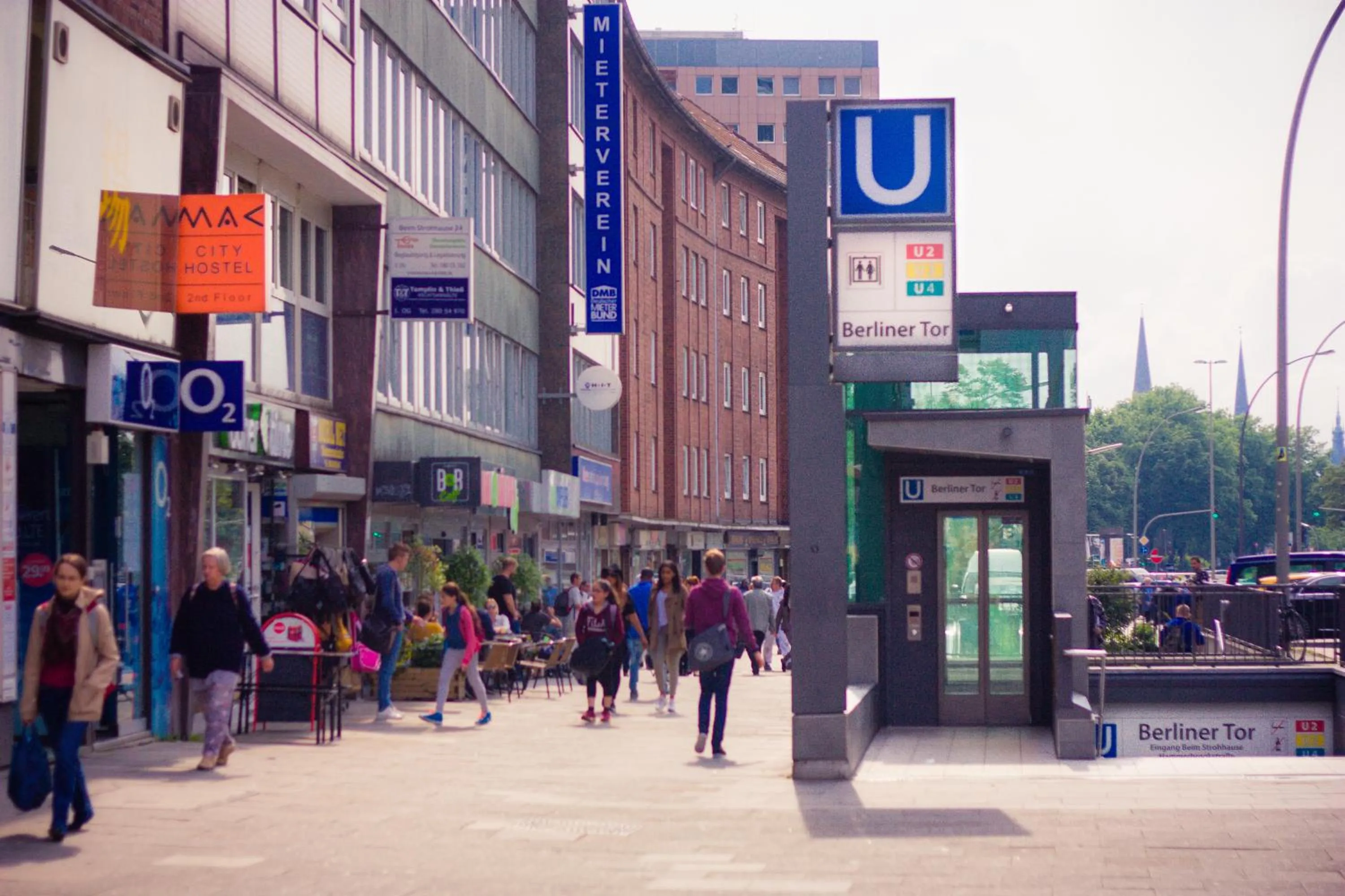 Facade/entrance in MAC City Hostel