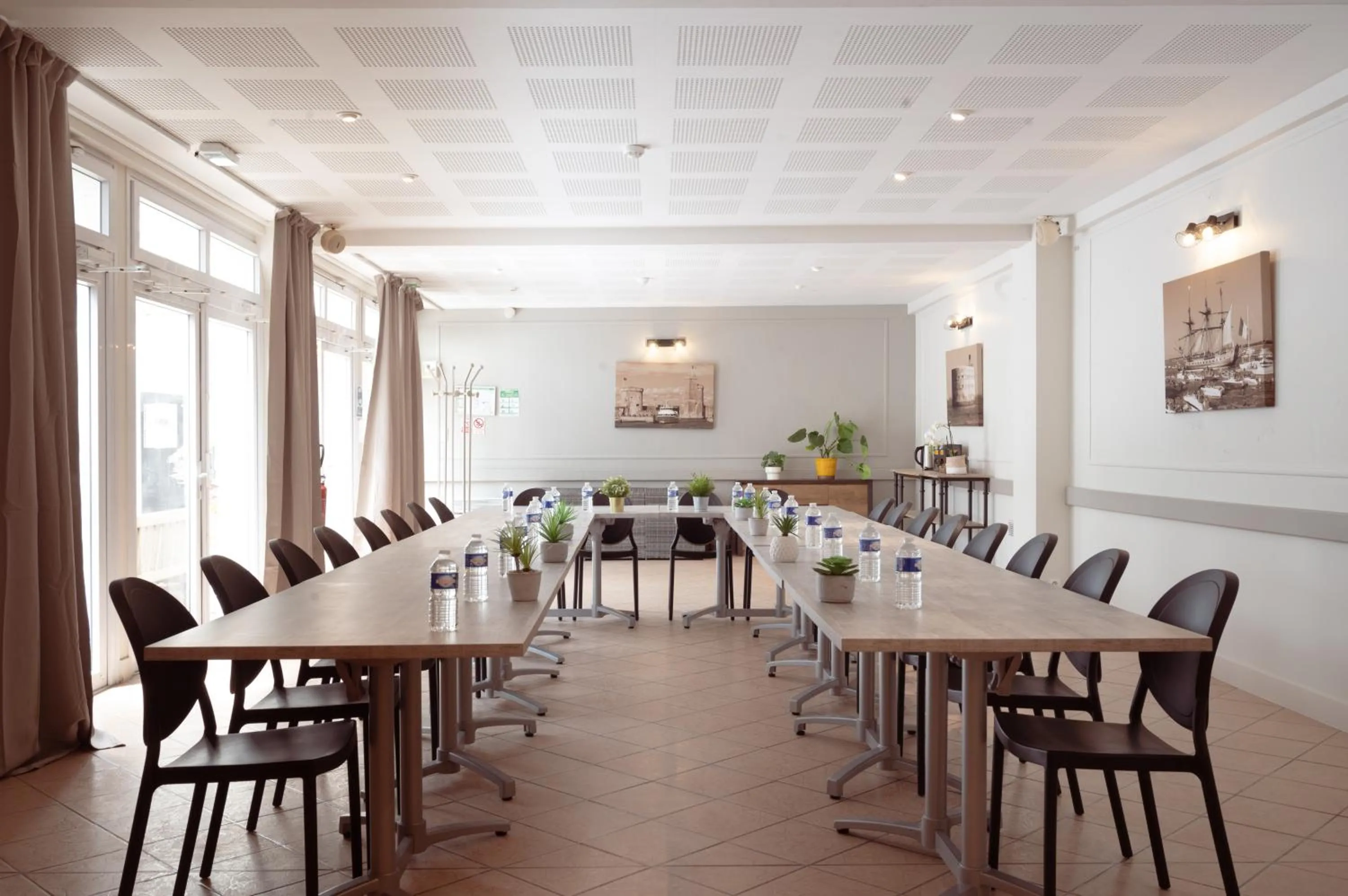 Meeting/conference room in Hôtel Le Rivage vue sur mer - Châtelaillon-plage