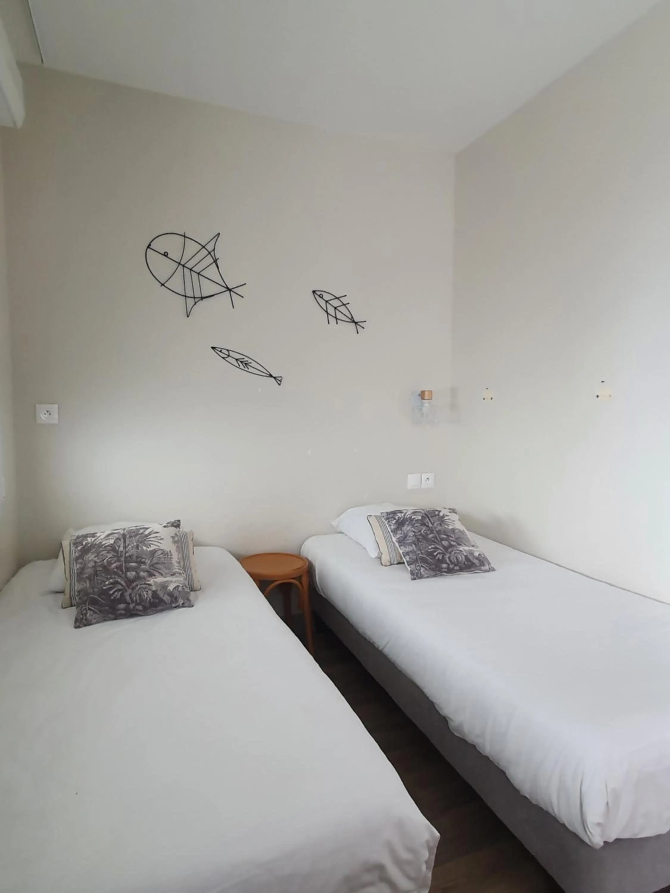 Bed in Hôtel Le Rivage vue sur mer - Châtelaillon-plage