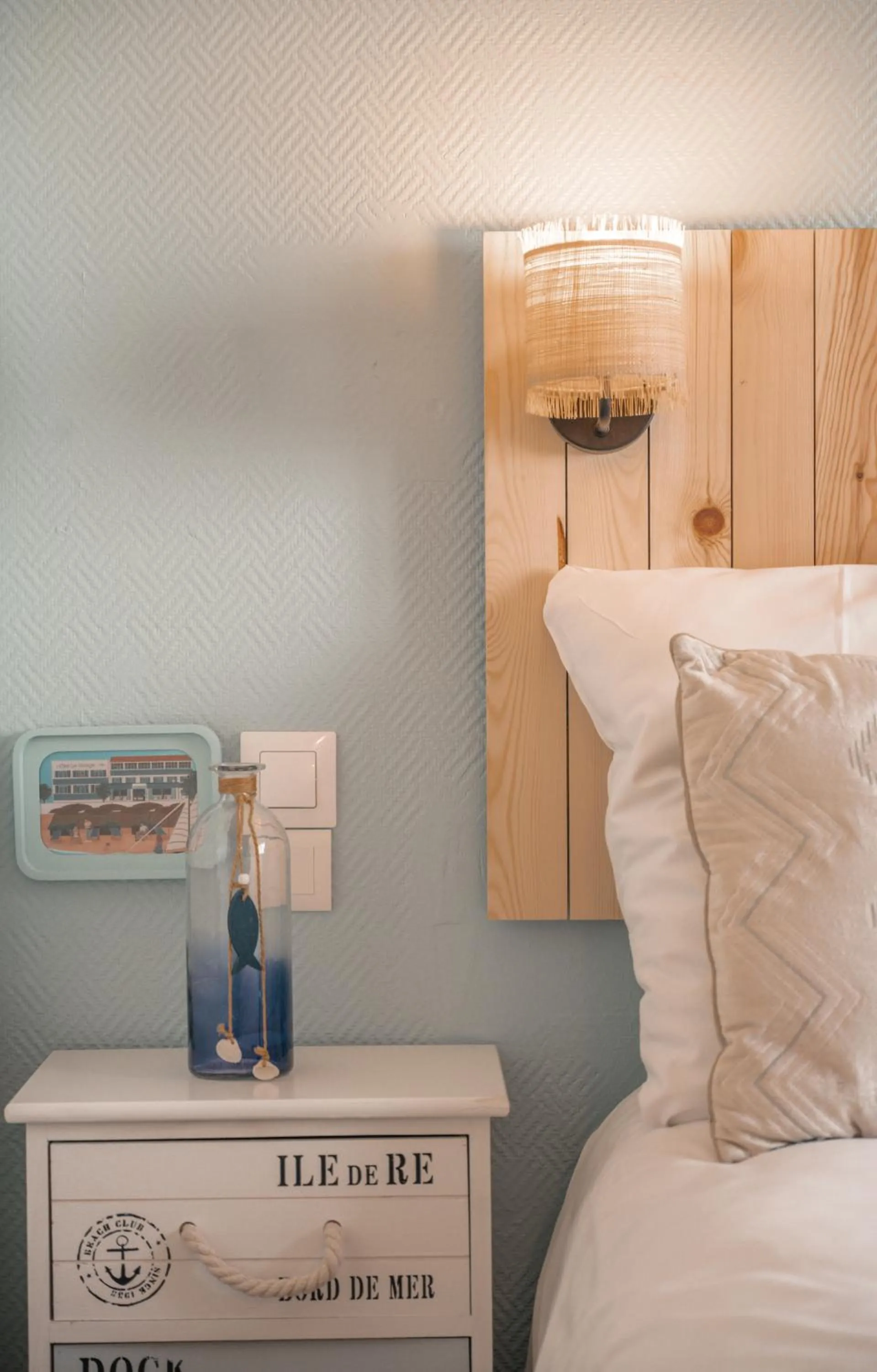 Bed in Hôtel Le Rivage vue sur mer - Châtelaillon-plage