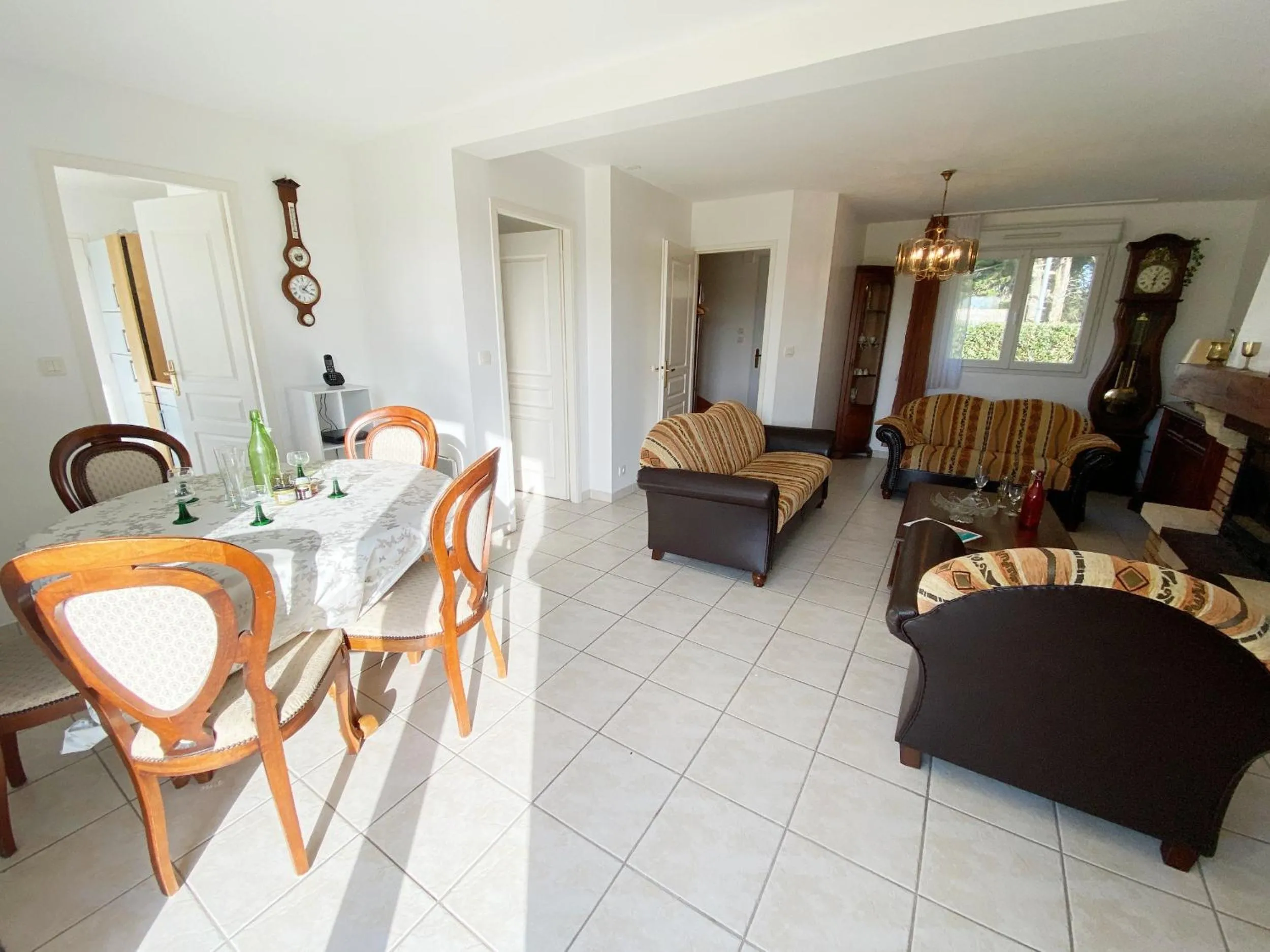 Dining area in KERBACHIQUE - Maison, Confort, Jardin - C89