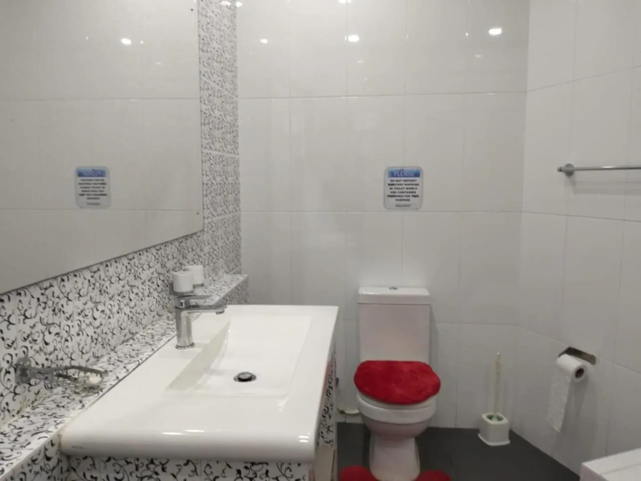 Shower in Hotel Good Life Unawatuna