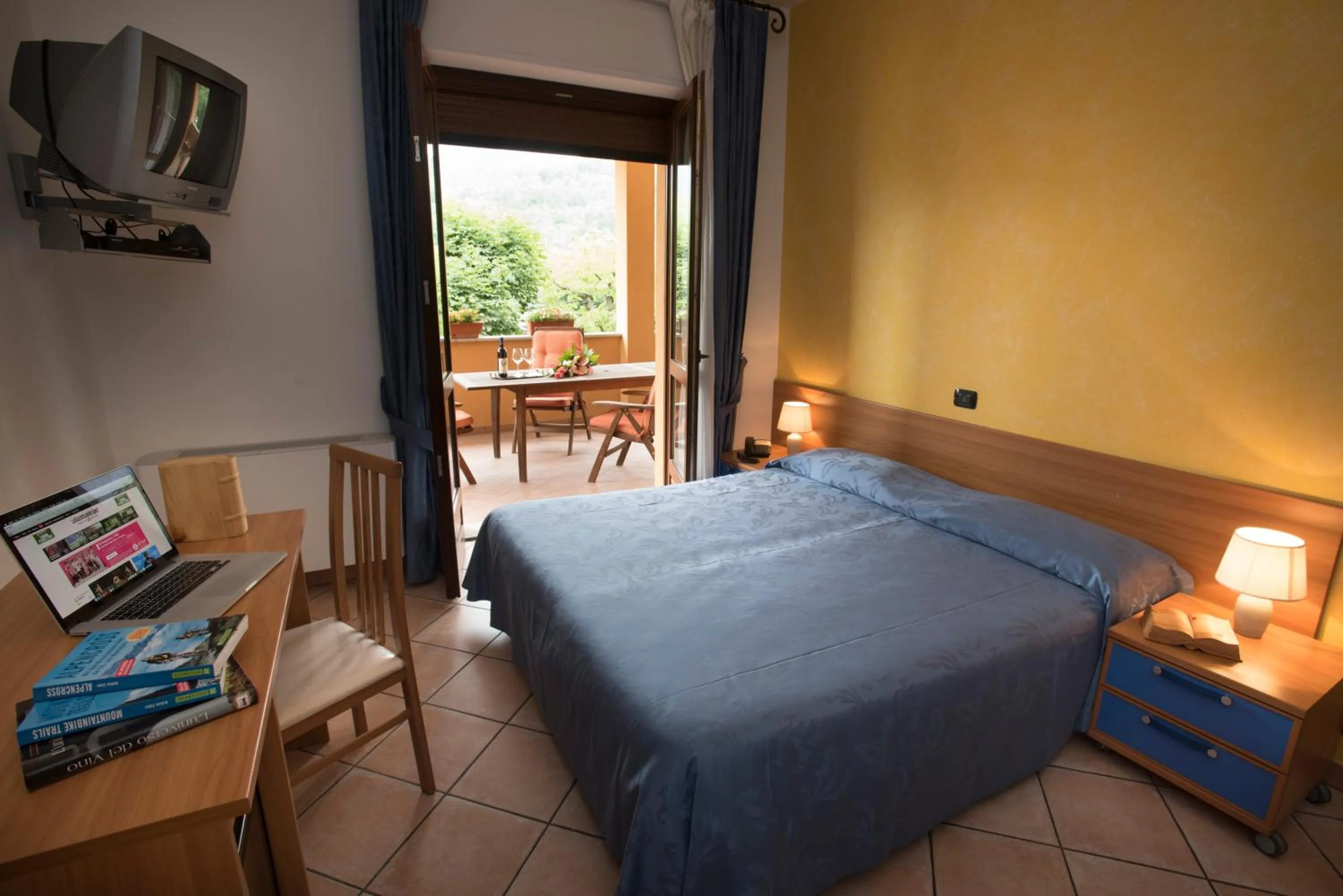 Photo of the whole room, Bed in Hotel la Colletta