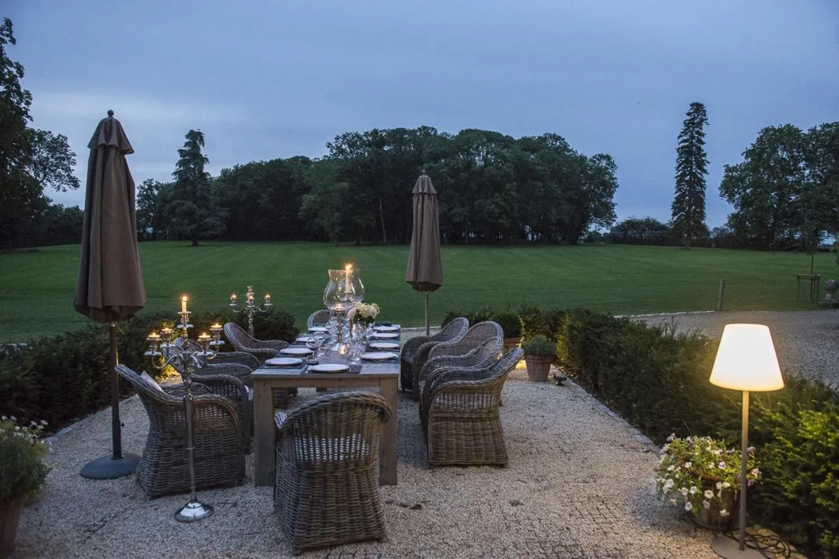 Balcony/Terrace in Château de Planchevienne