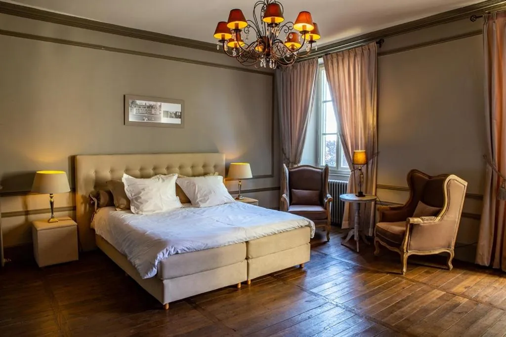 Bed in Château de Planchevienne
