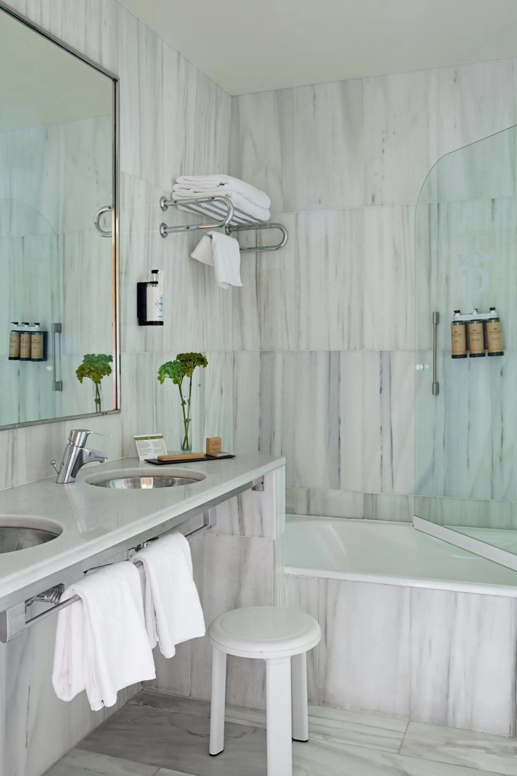 Bathroom in Parador de Santo Estevo