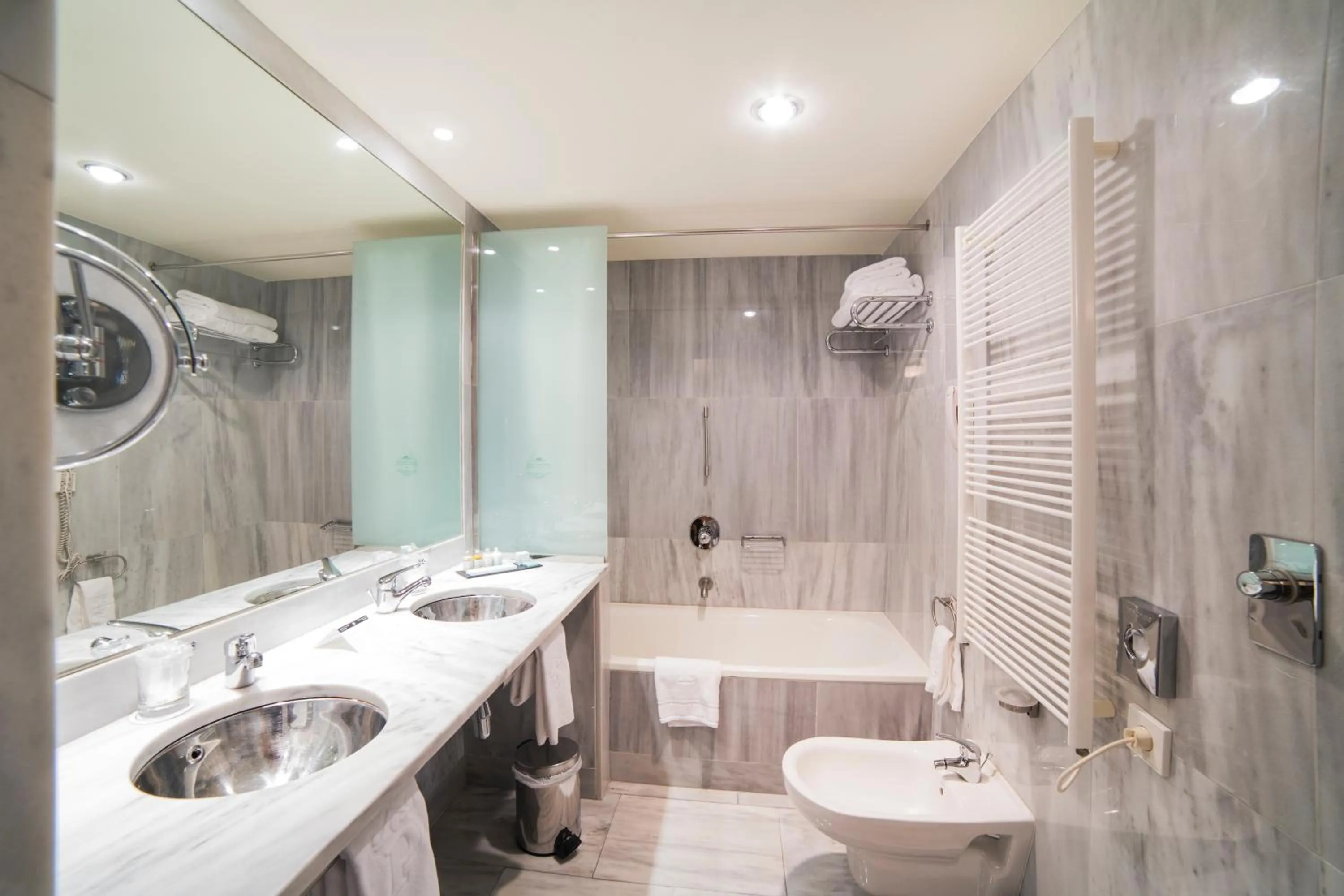 Bathroom in Parador de Santo Estevo