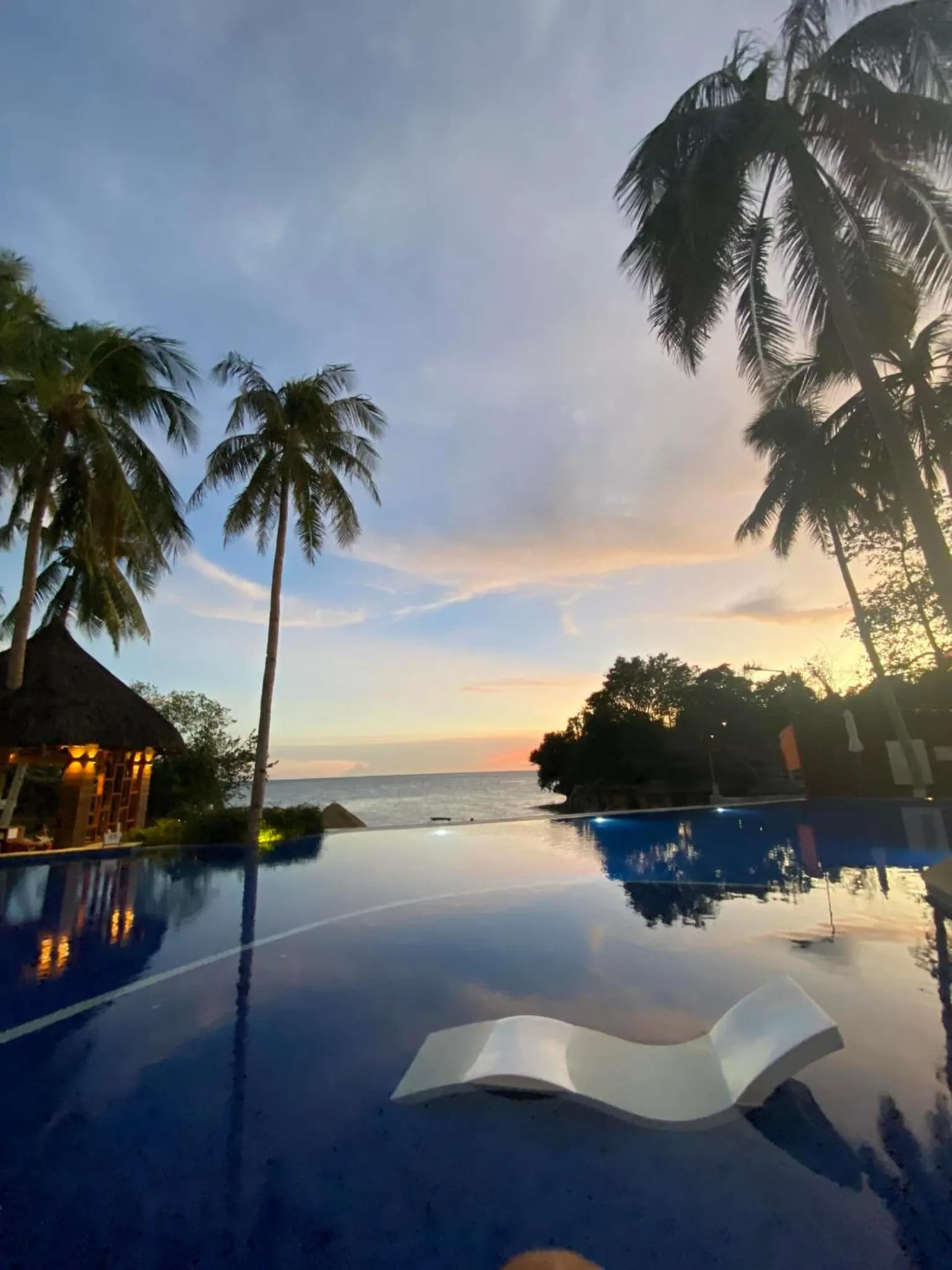 Swimming pool in Bugnaw Si-e Beach Resort