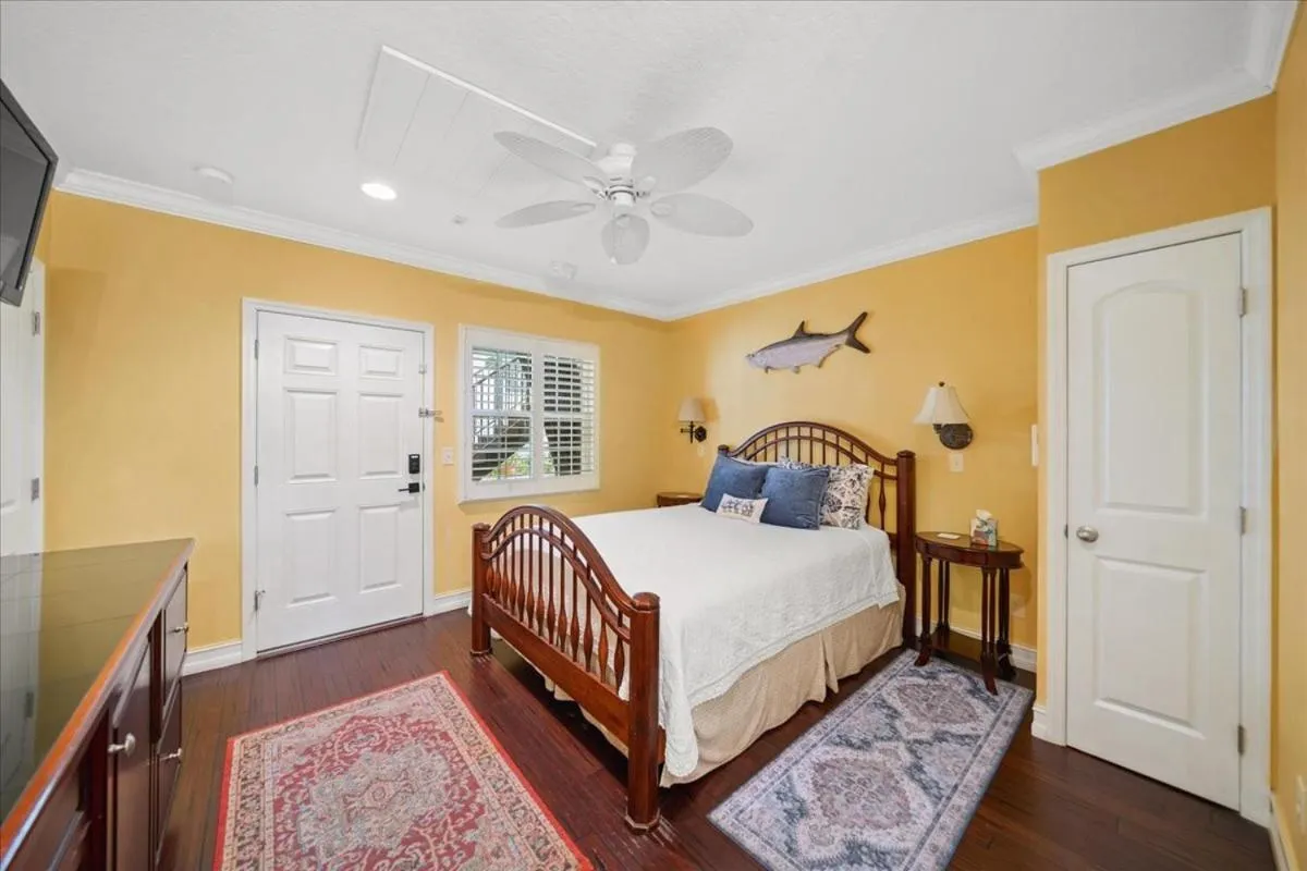 Bedroom, Bed in SeaGlass Inn Bed and Breakfast