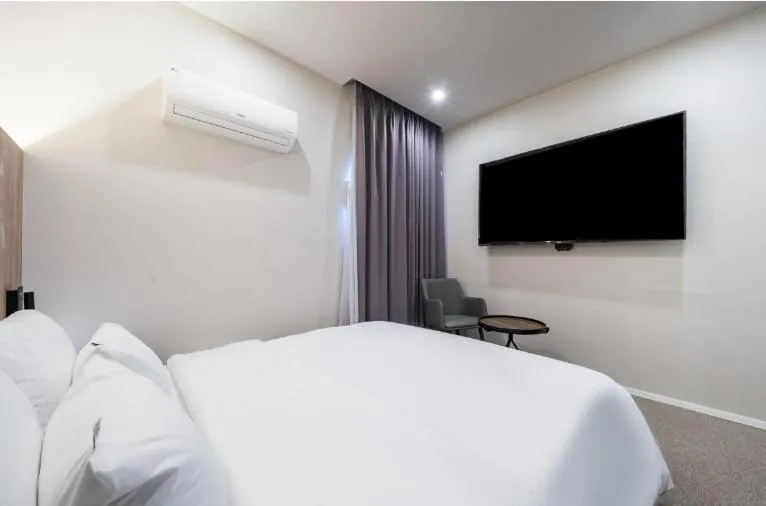 Bed in Pohang Hotel La Terrace