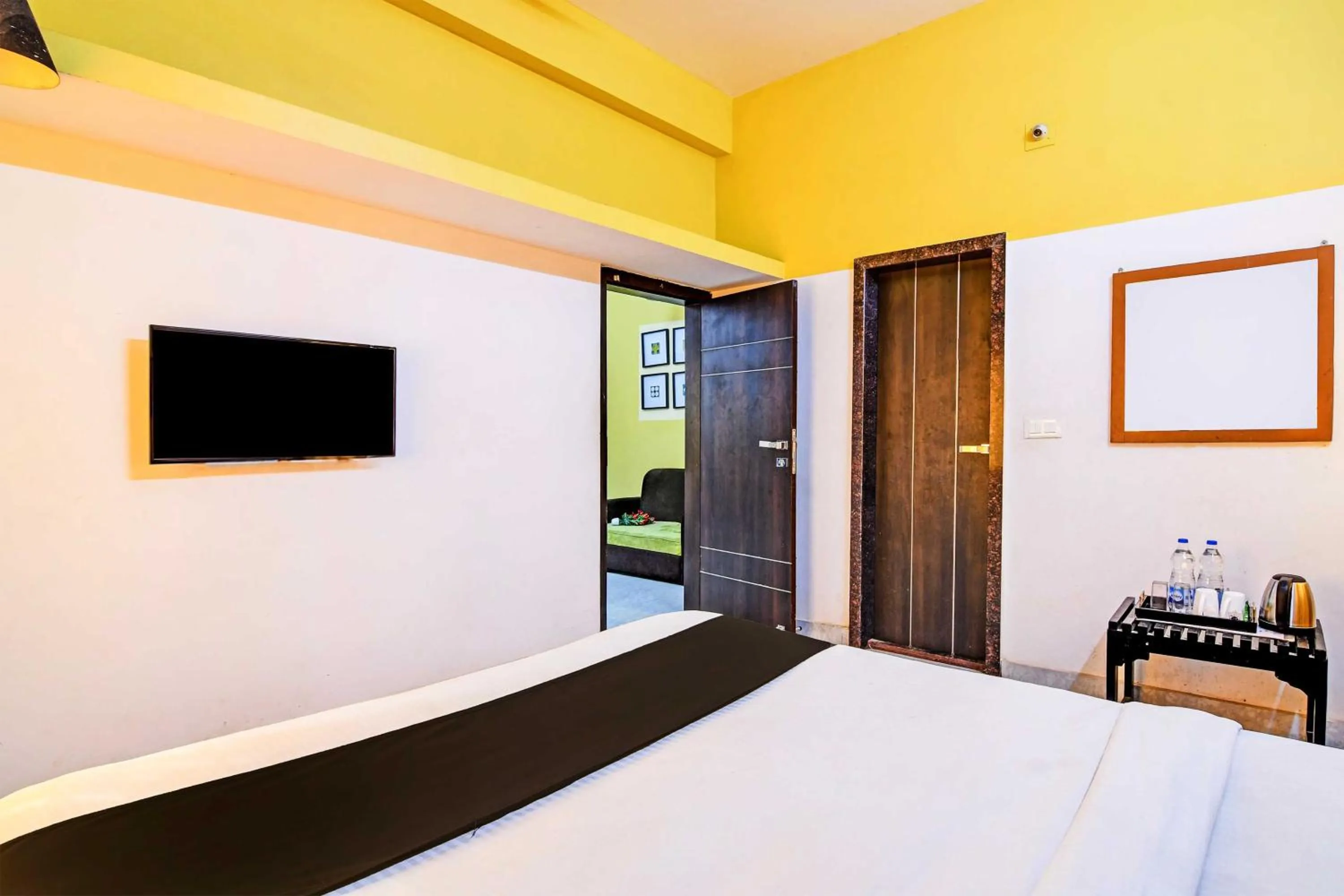 Bedroom, Bed in Hotel O Modern Stay Near ITER