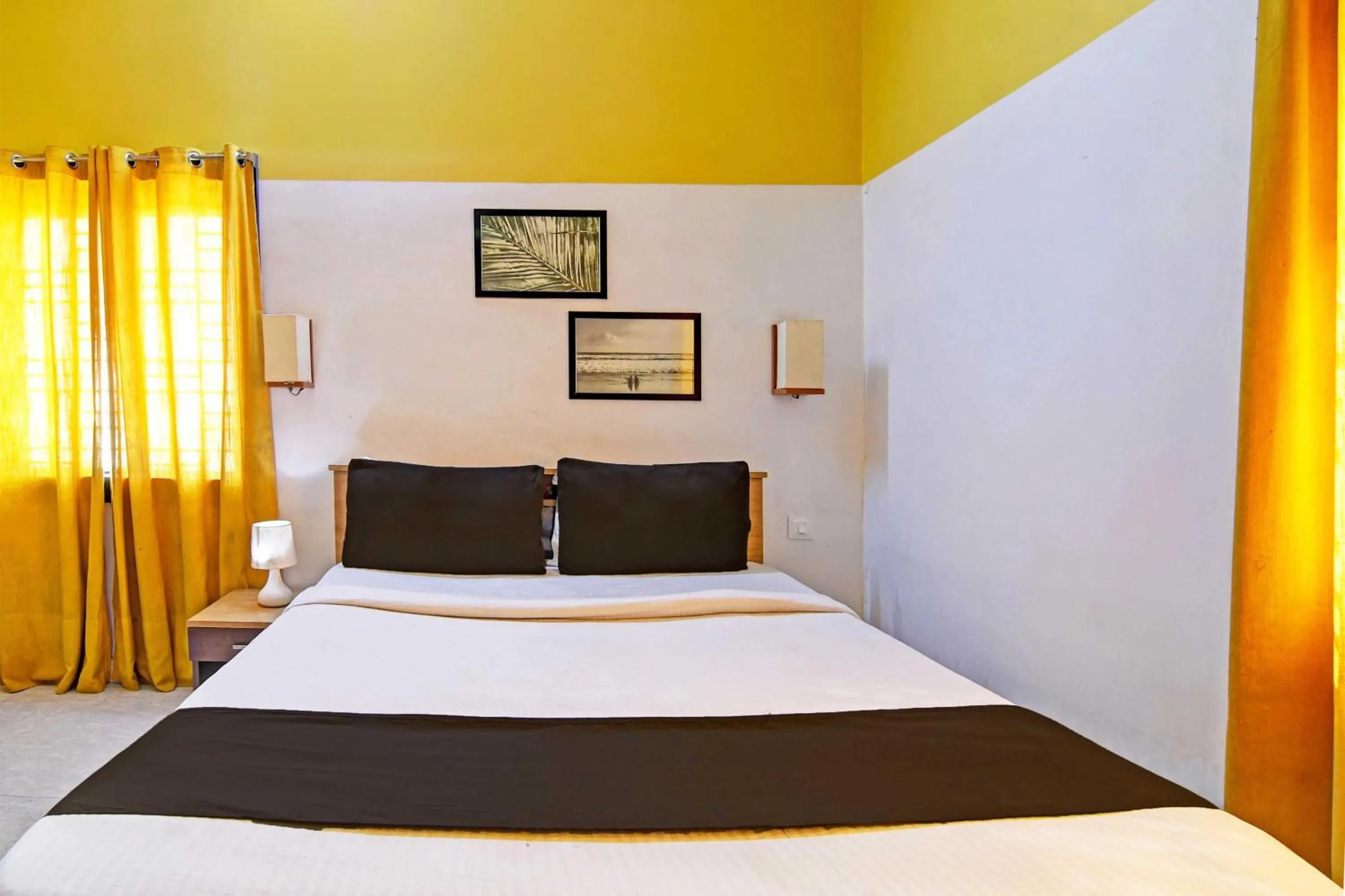 Bedroom, Bed in Hotel O Modern Stay Near ITER