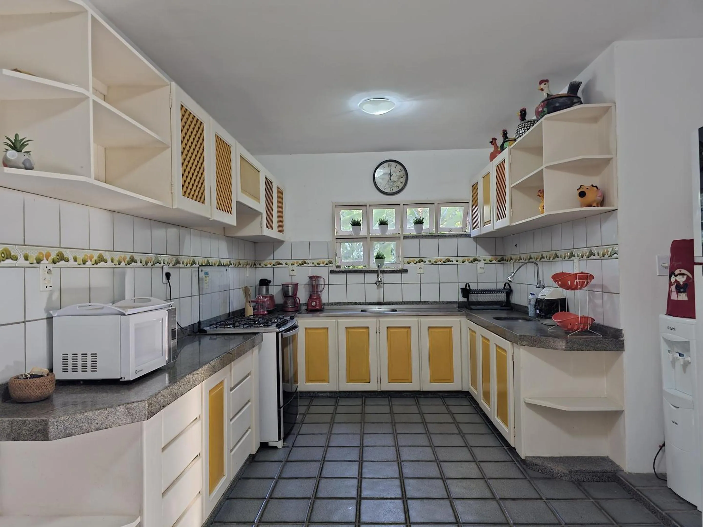 Kitchen or kitchenette in Mansao Santa Rita