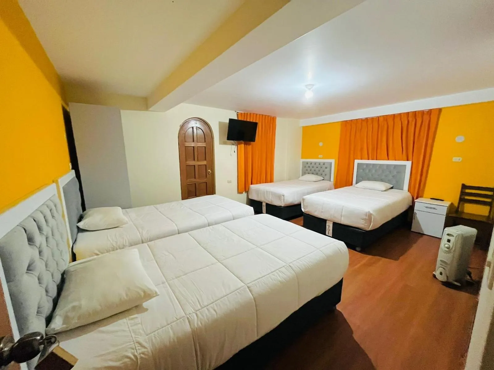 Bedroom, Bed in Rumi Wasi