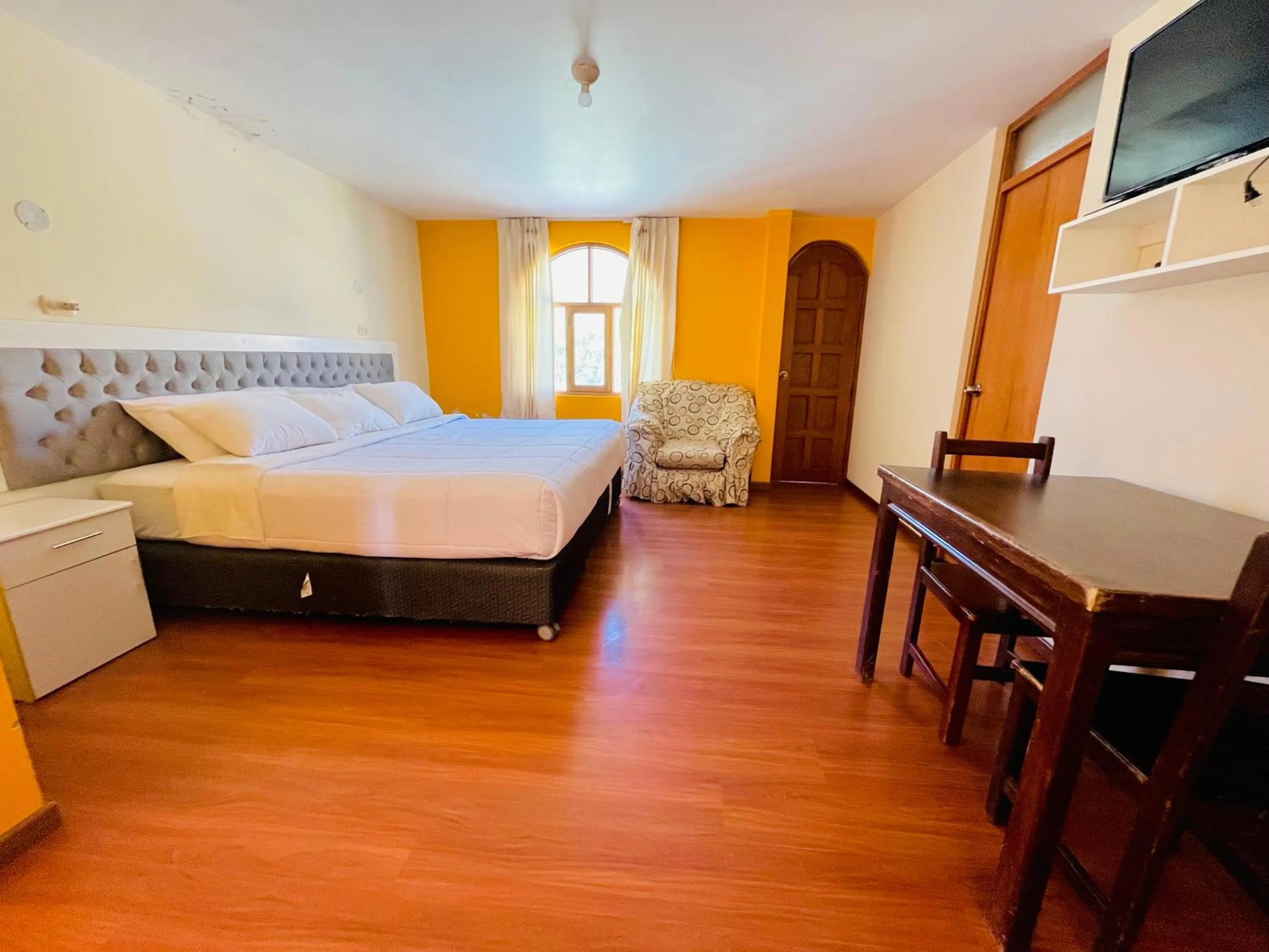 King Room with Balcony in Rumi Wasi