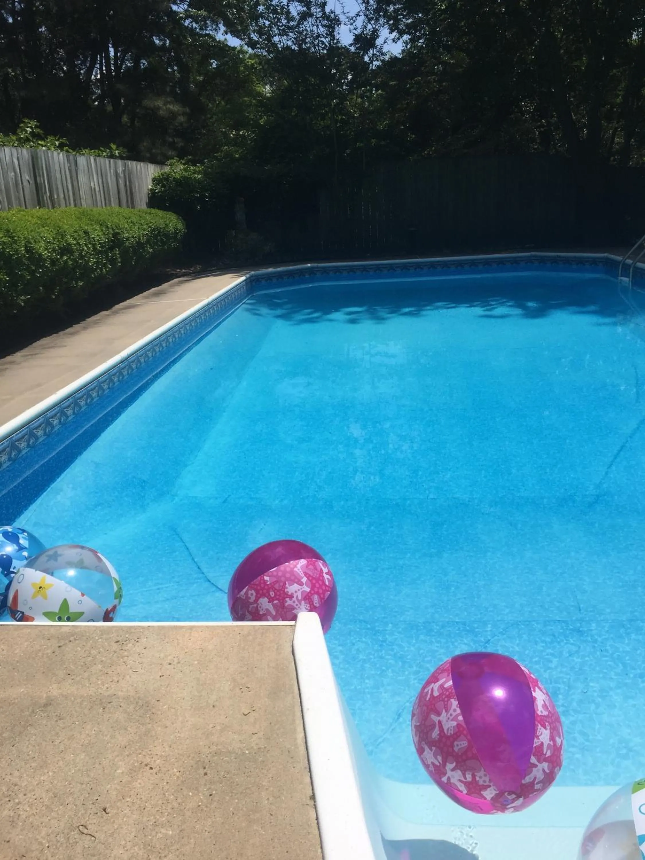 Pool view in Huffman House Bed & Breakfast
